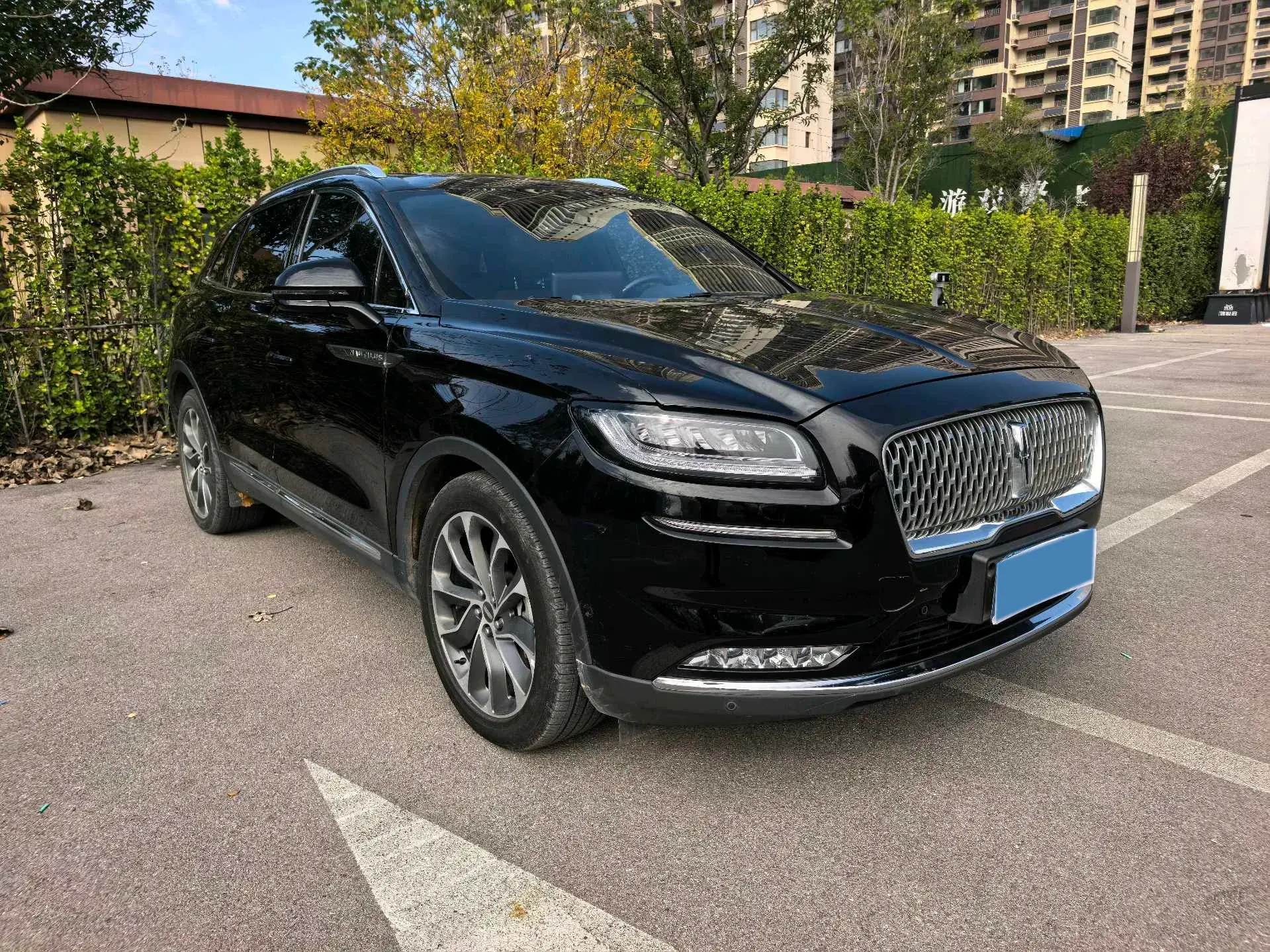 2021 LINCOLN NAUTILUS thumbnail 3