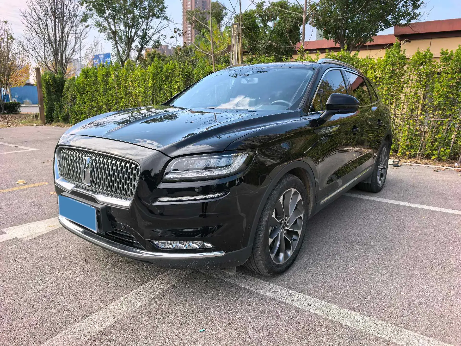 2021 LINCOLN NAUTILUS view 1