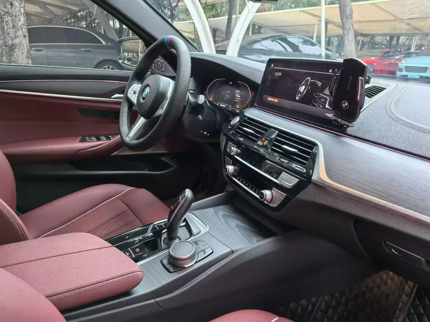 2022 BMW 5 thumbnail 3