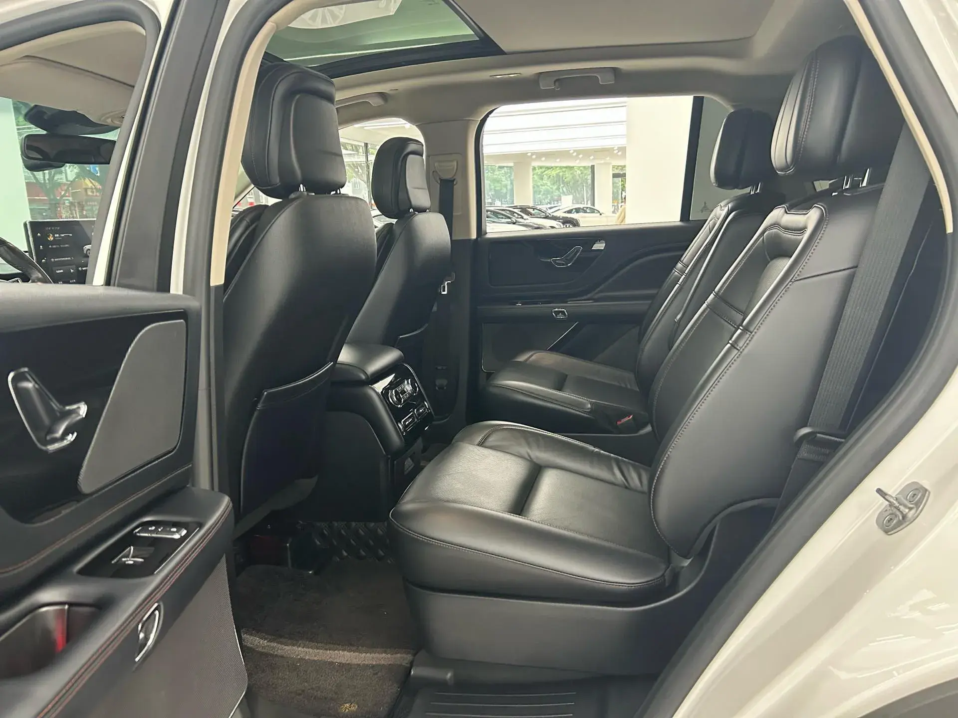 2022 LINCOLN AVIATOR thumbnail 3