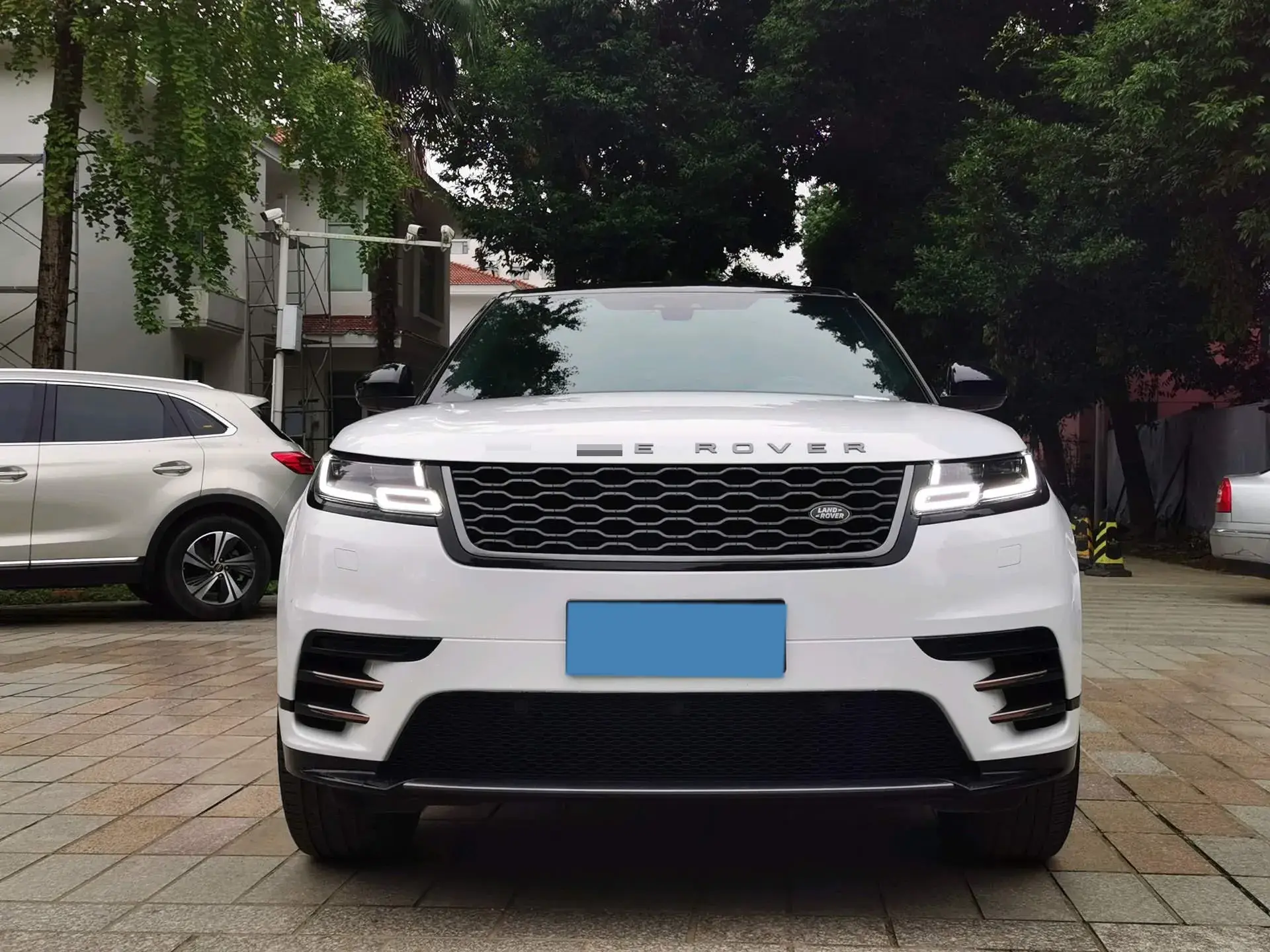 2020 LAND ROVER thumbnail 2