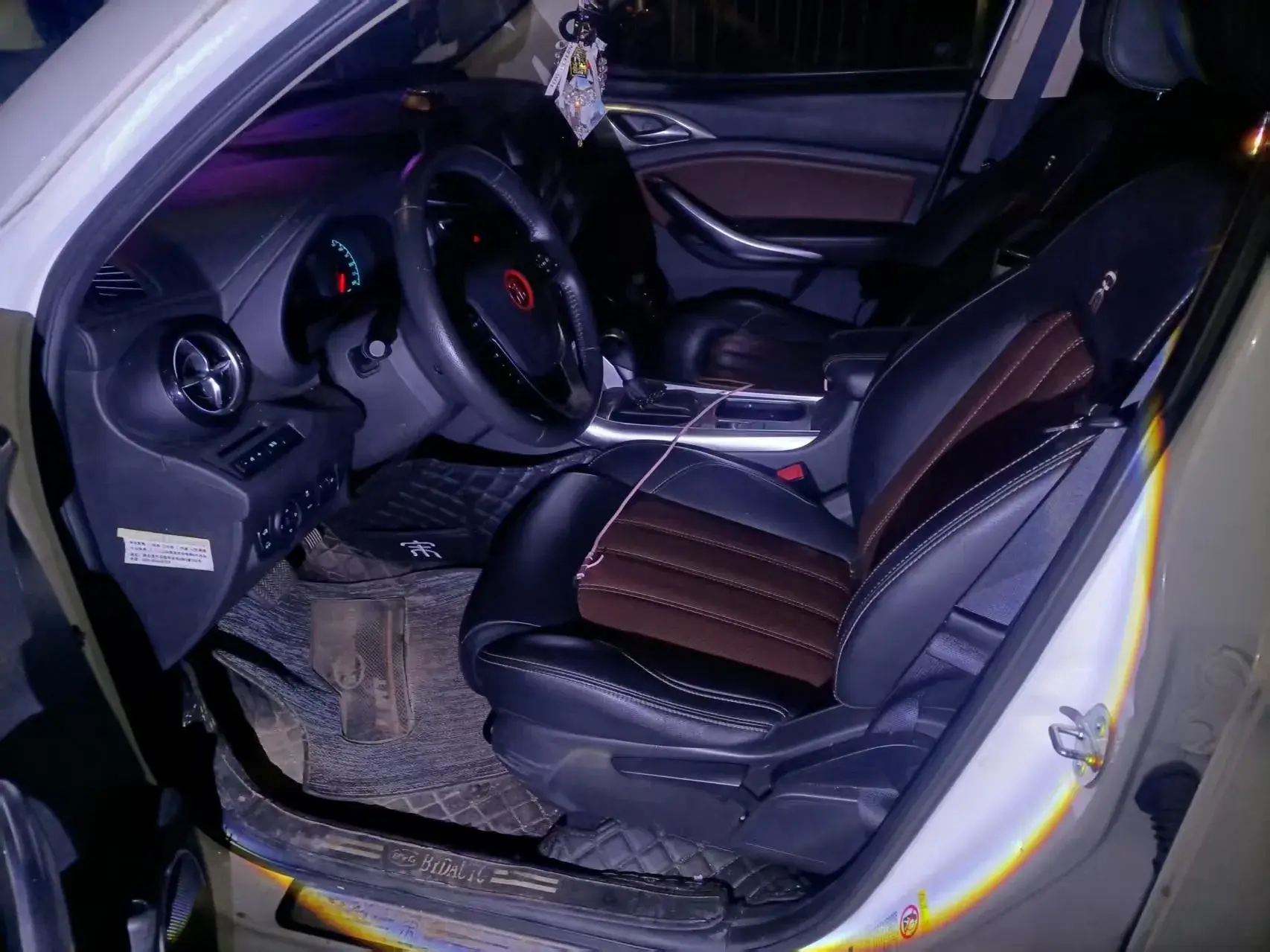 2017 BYD SONG thumbnail 4