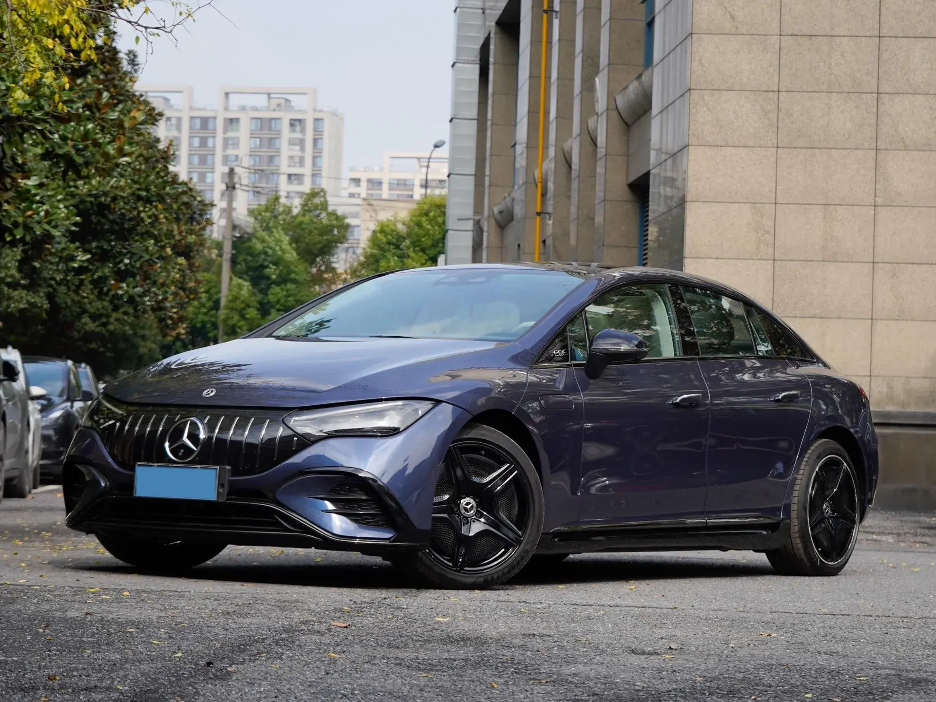2022 MERCEDES-BENZ EQE view 1