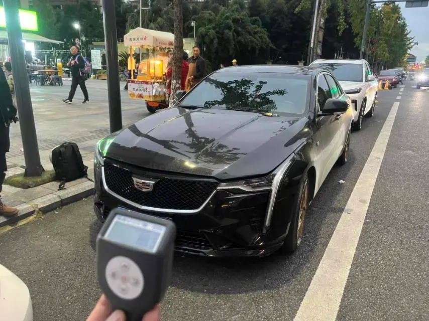 2021 CADILLAC CT4 view 1