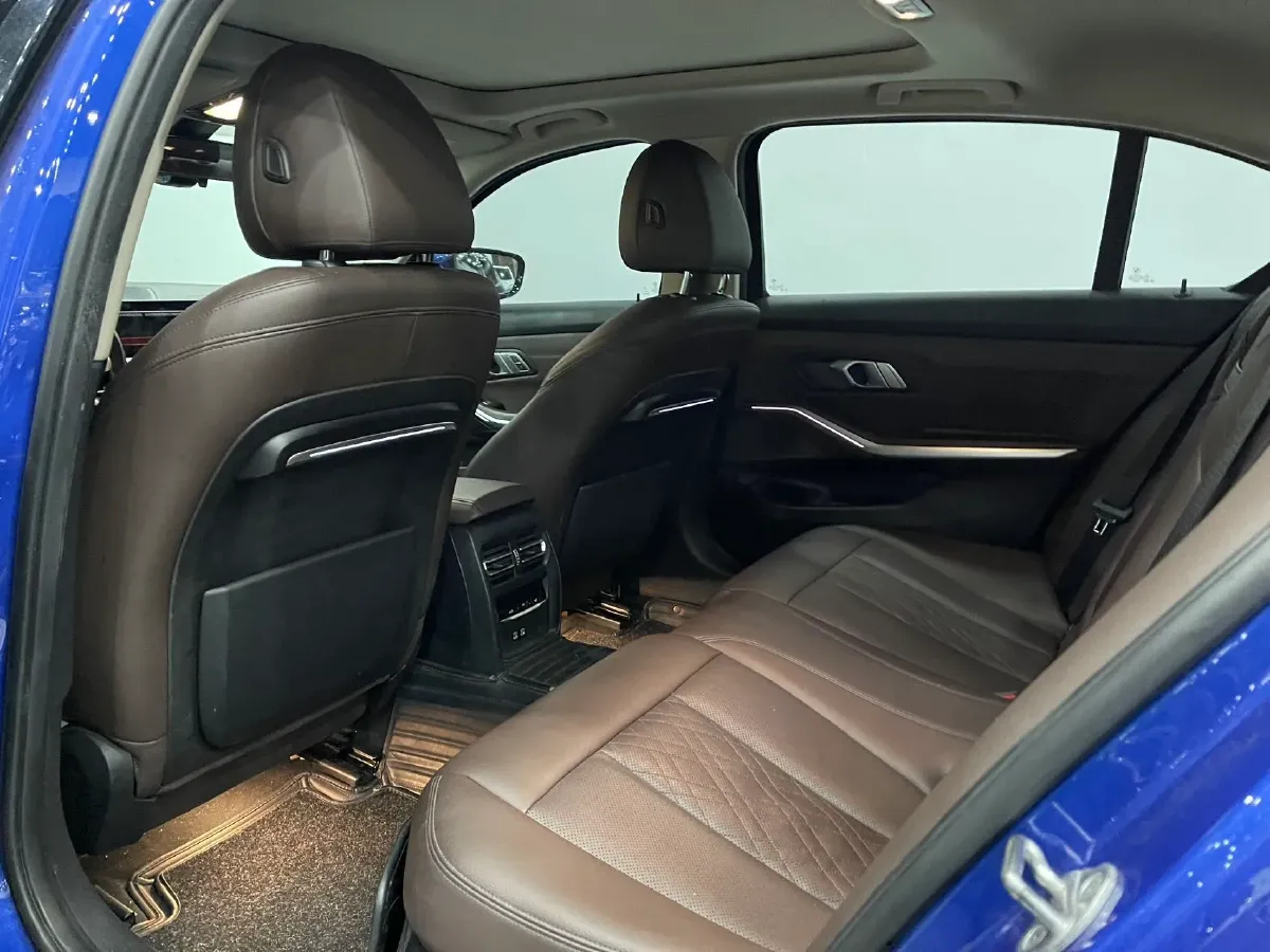 2022 BMW 3 Series 2.0T 156HP L4 8AT,autocango,china used car exporter,china ev exporter,chinese used car exporter,chinese used ev exporter