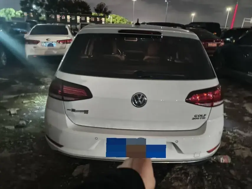 2020 VOLKSWAGEN GOLF thumbnail 4