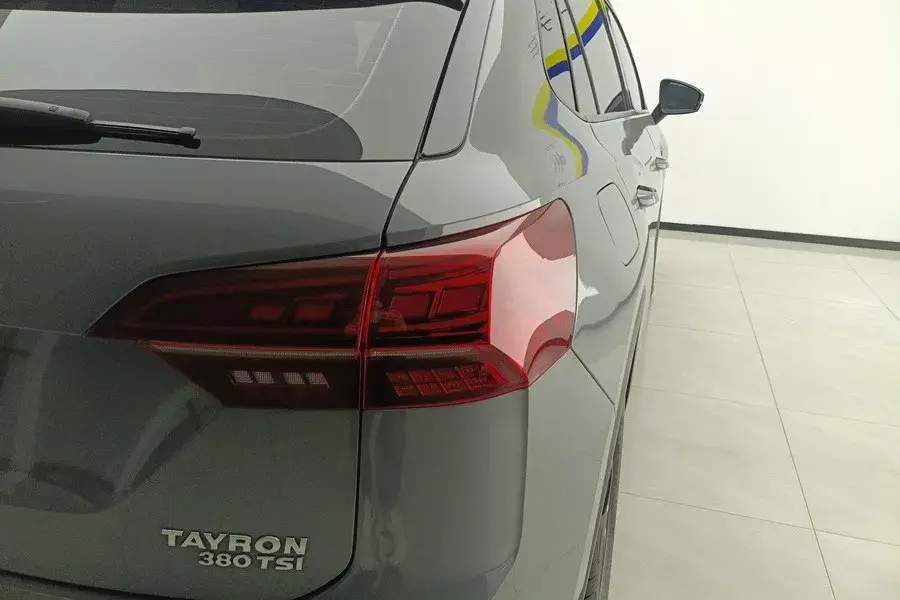2019 VOLKSWAGEN TAYRON thumbnail 3