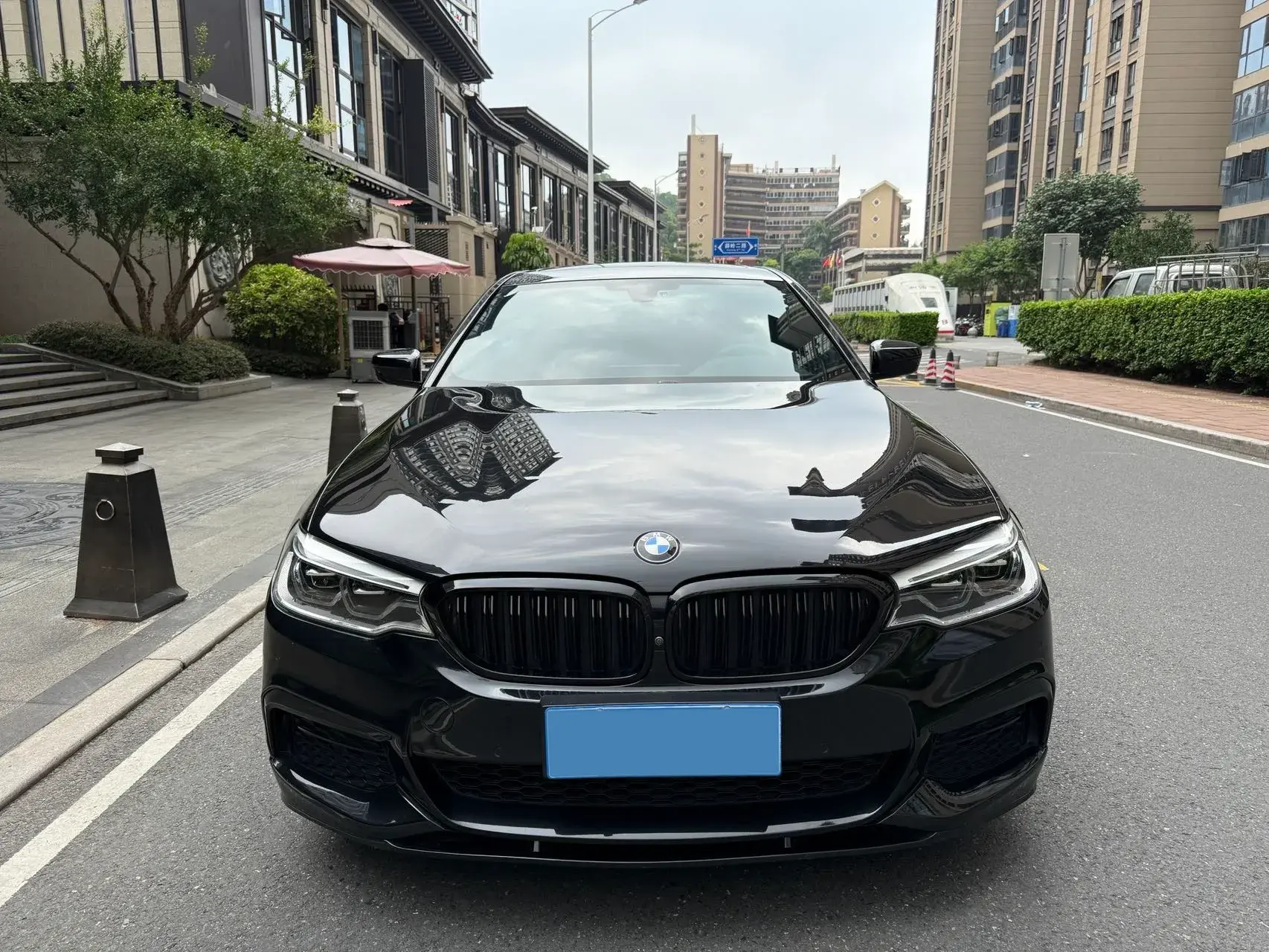 2020 BMW 5 thumbnail 2