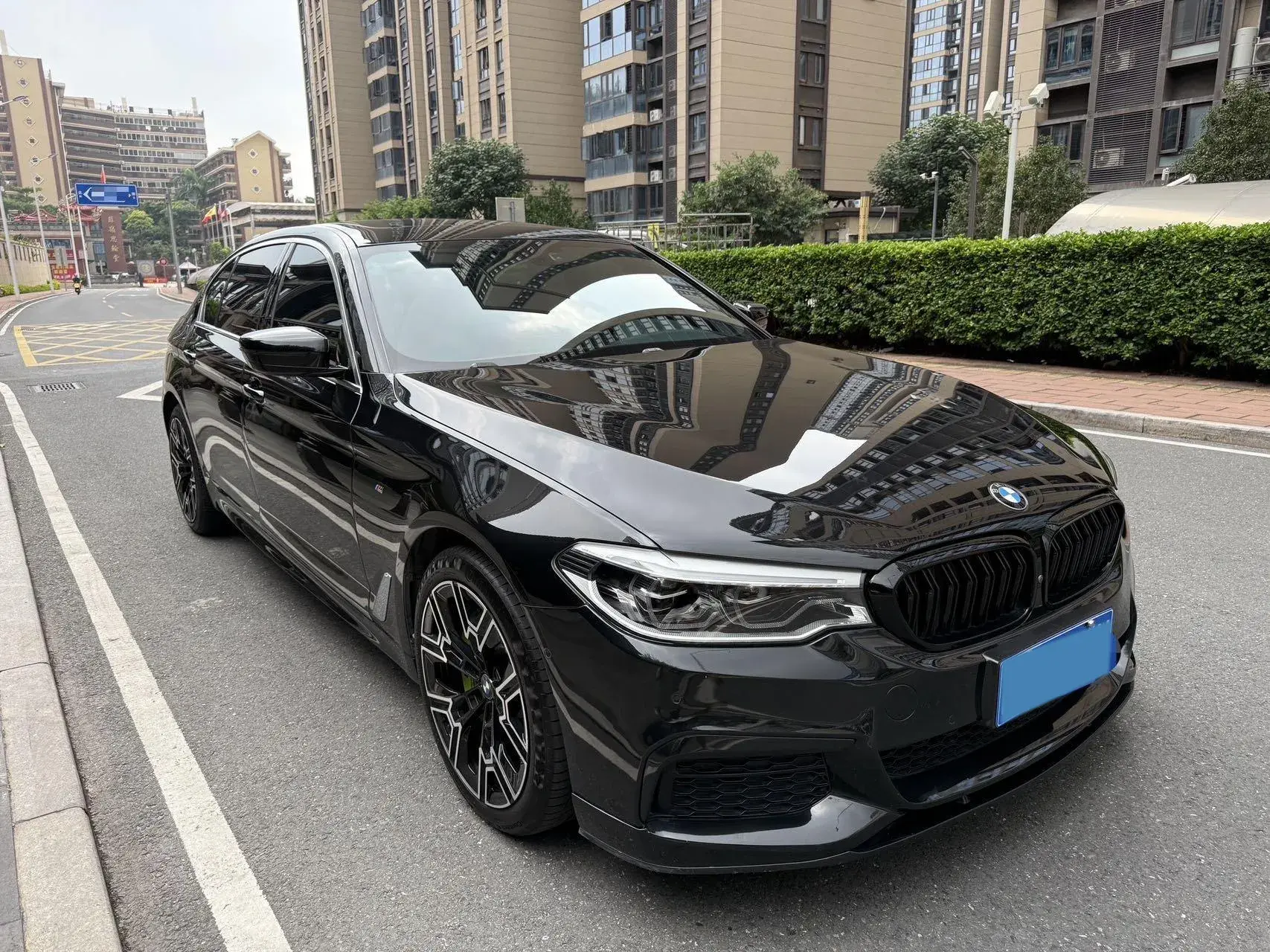 2020 BMW 5 thumbnail 3