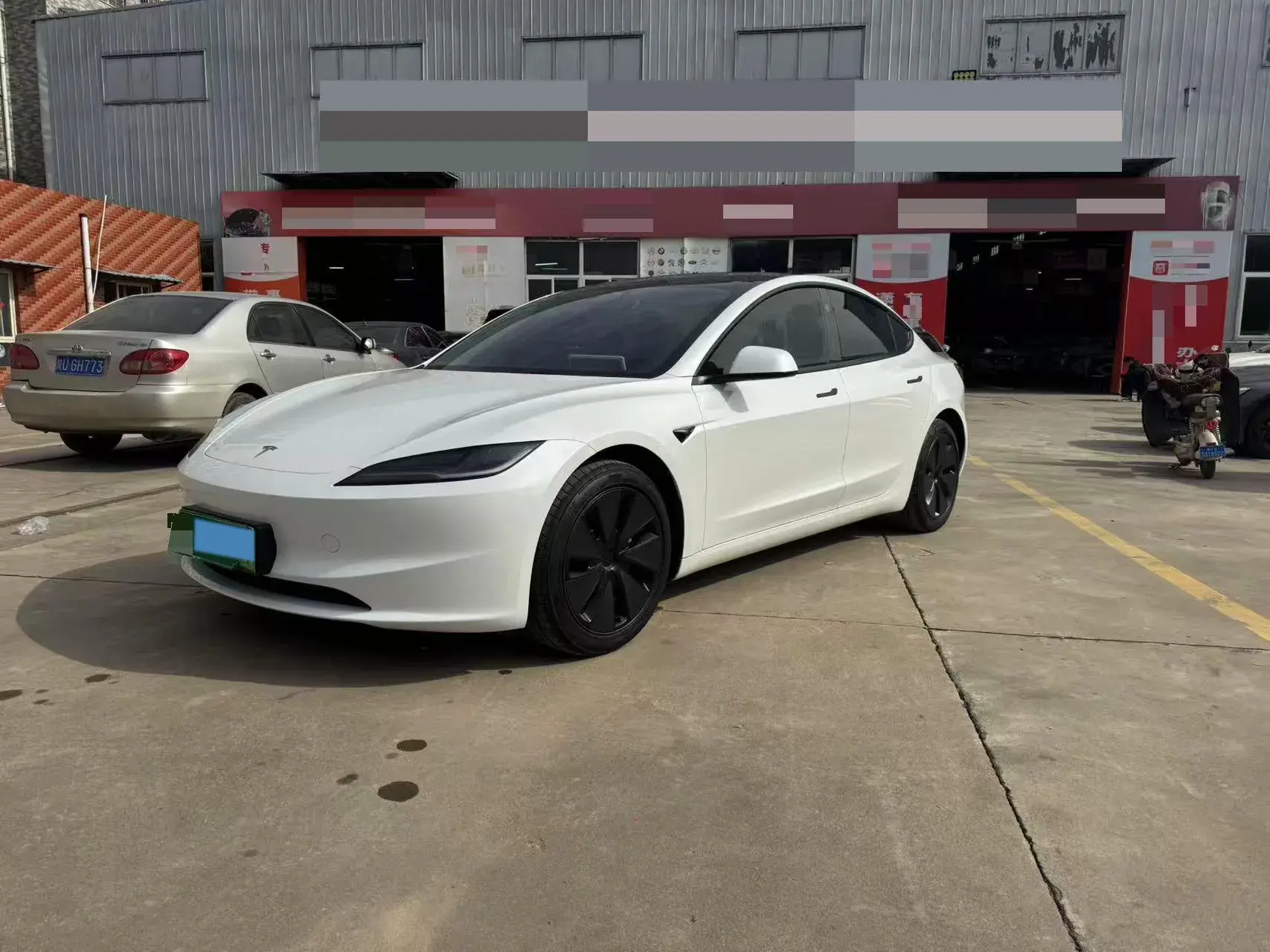 2025 TESLA MODEL view 1