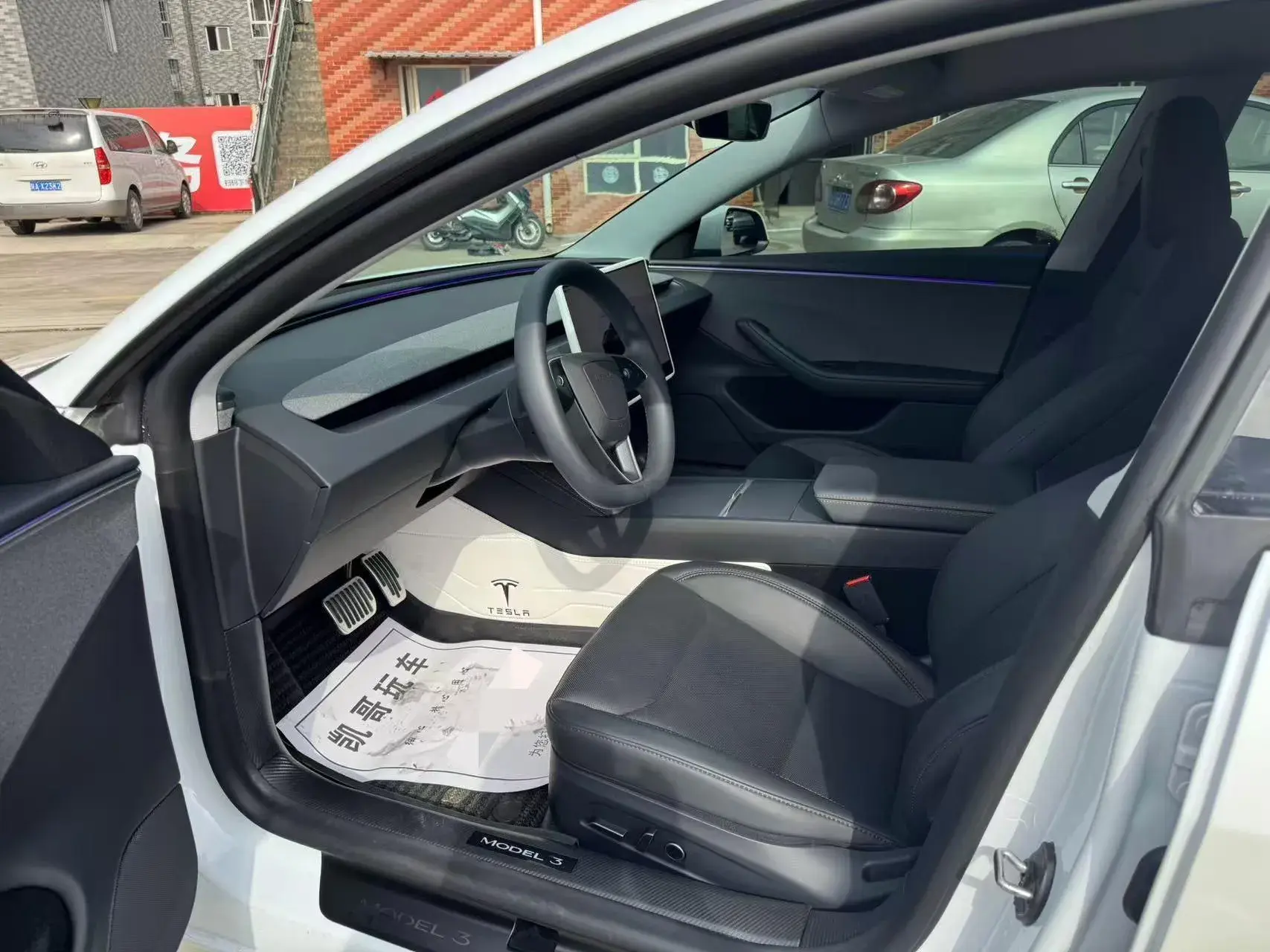 2025 TESLA MODEL thumbnail 3