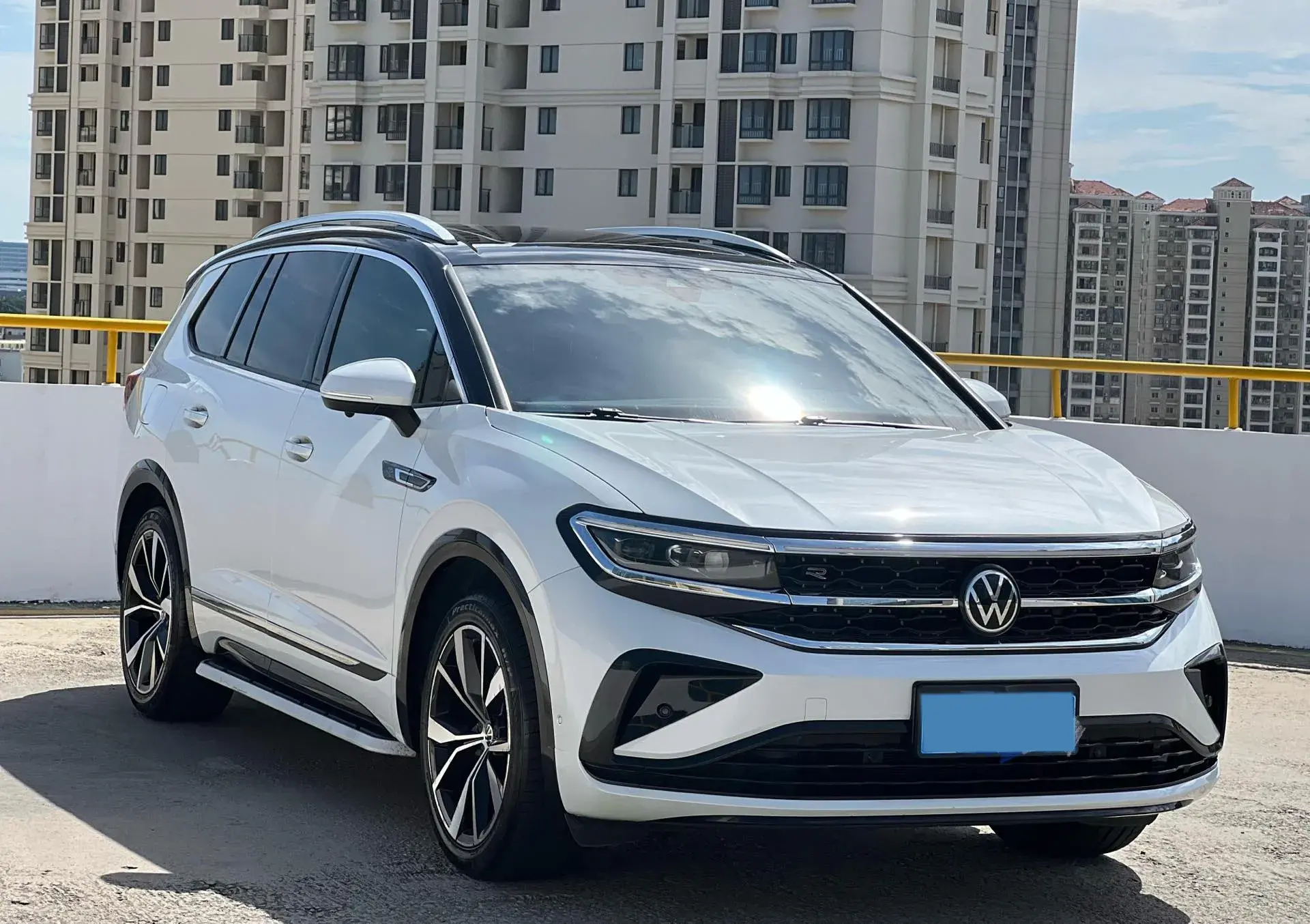 2022 VOLKSWAGEN TALAGON thumbnail 3