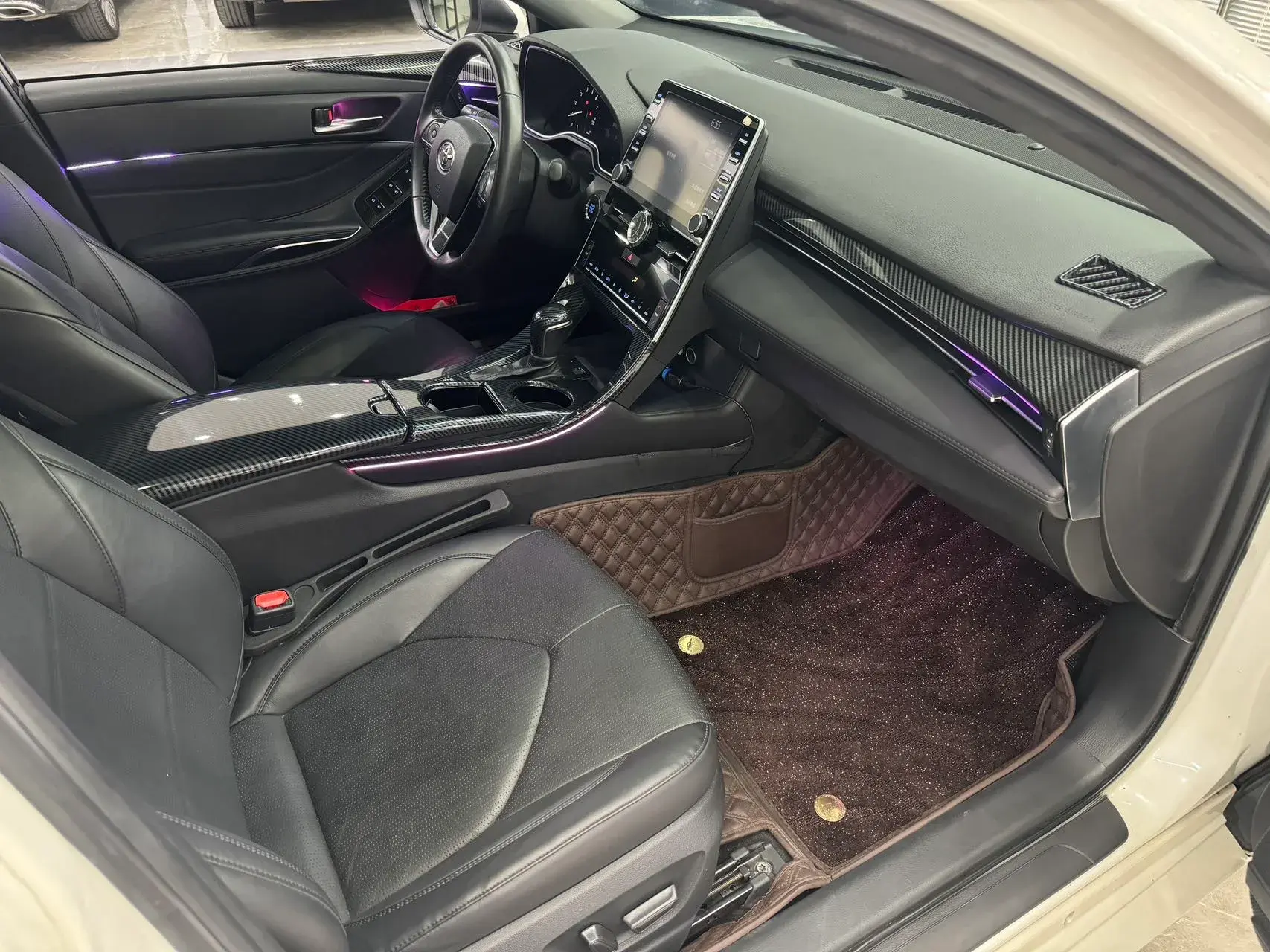 2019 TOYOTA AVALON thumbnail 3