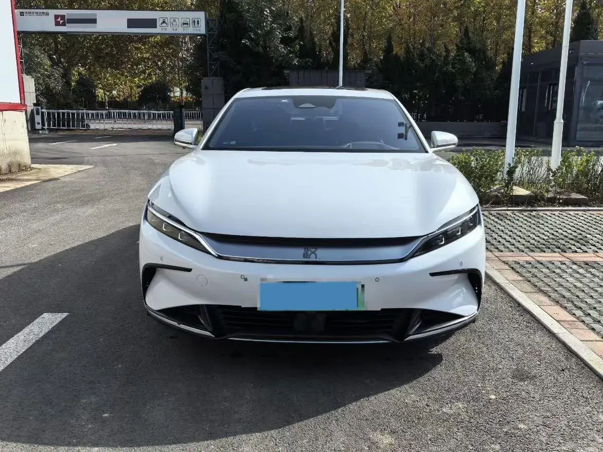 2023 BYD HAN thumbnail 2