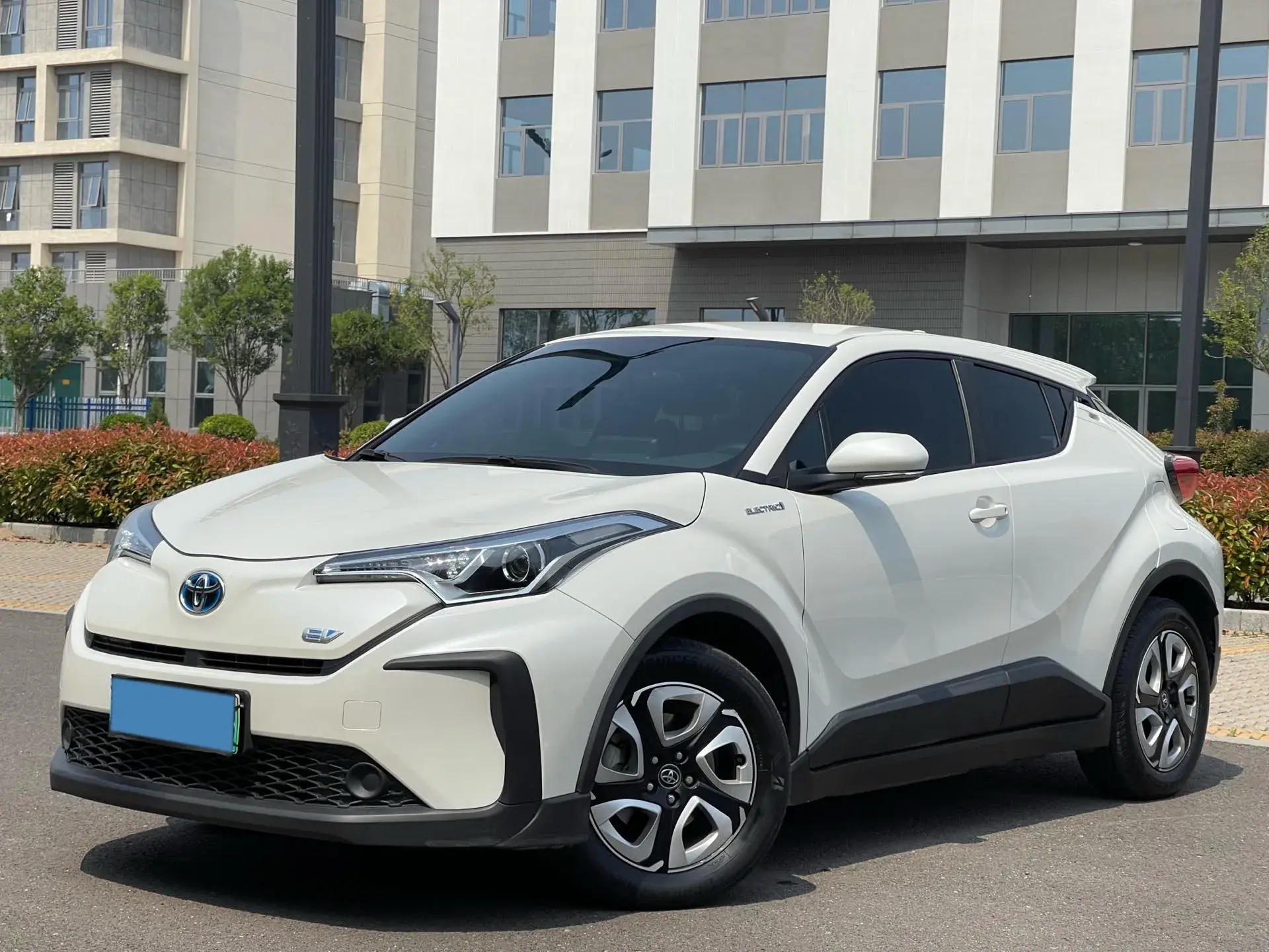 2020 TOYOTA C-HR view 1