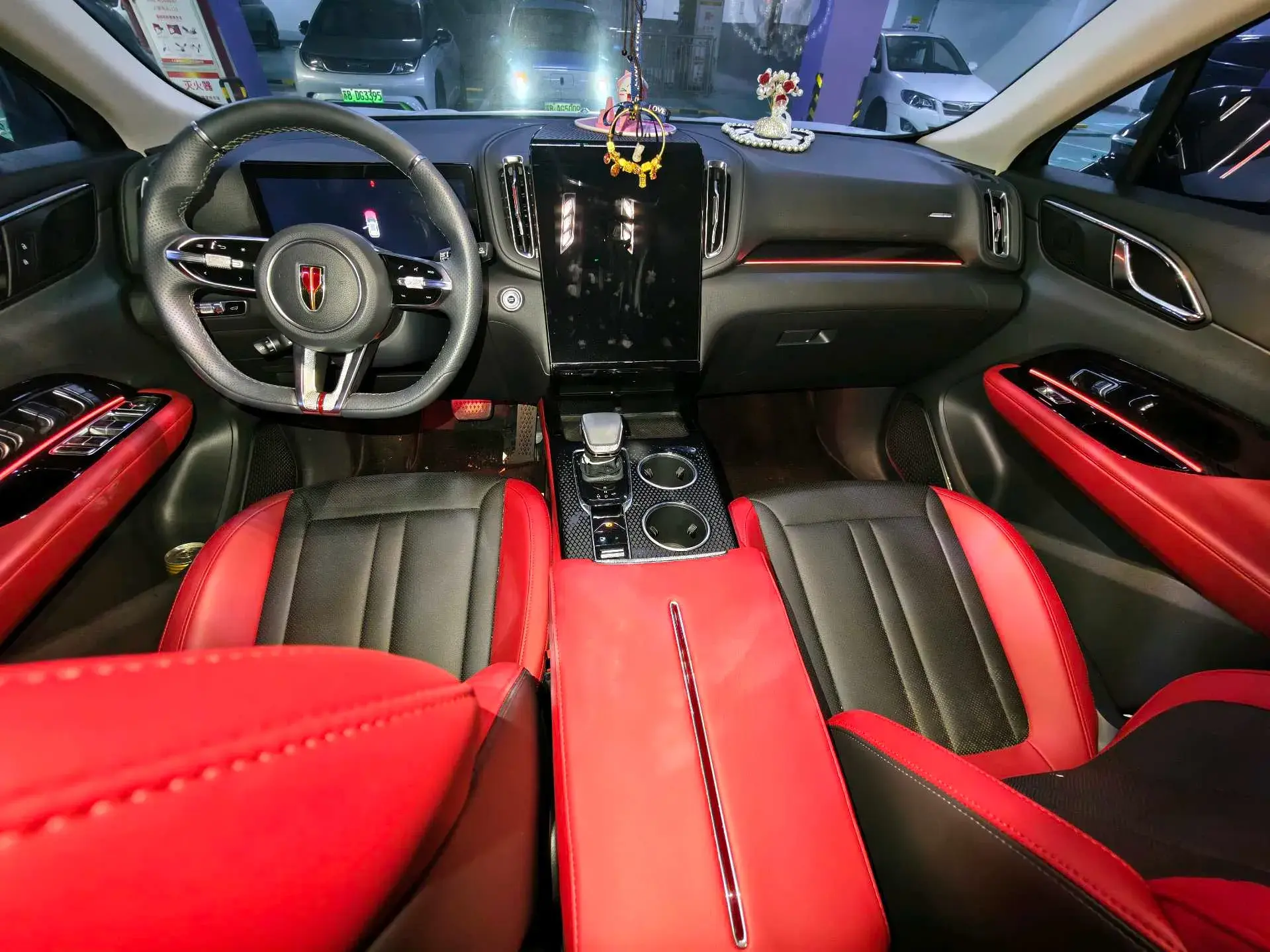 2023 HONGQI HS3 thumbnail 4