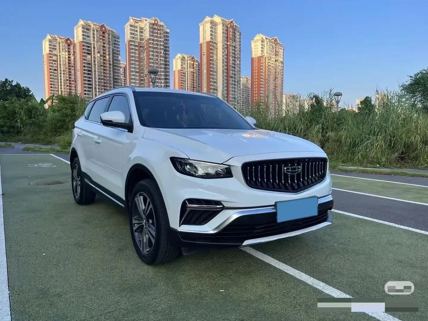 2022 GEELY AZKARRA thumbnail 3
