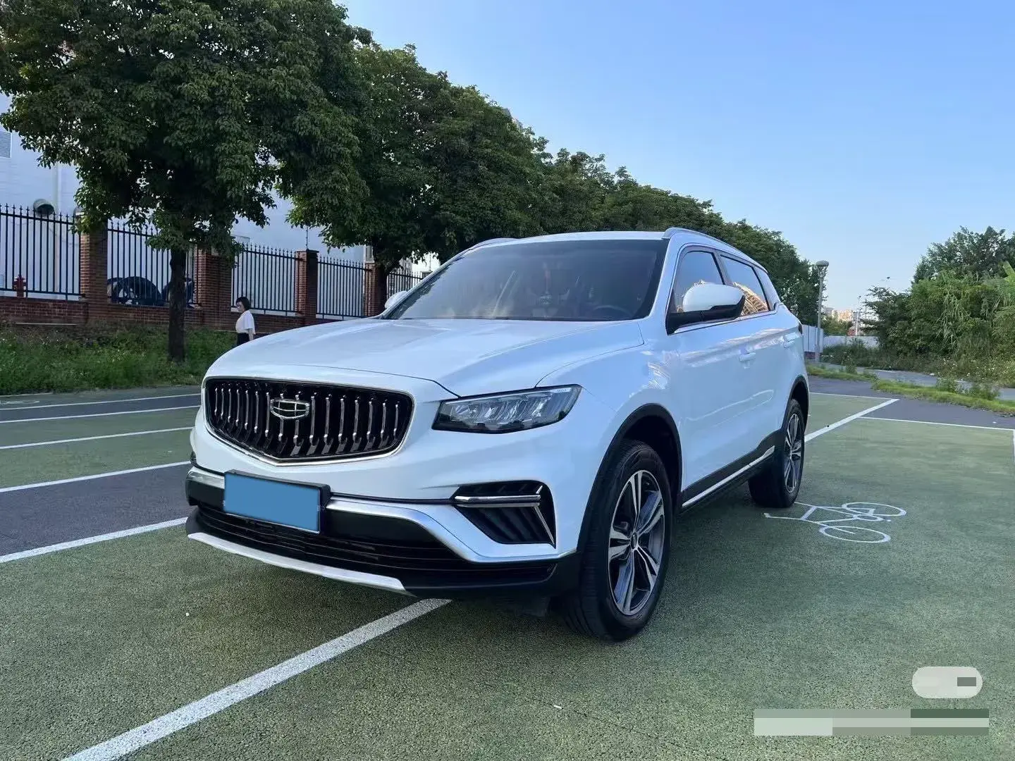 2022 GEELY AZKARRA view 1