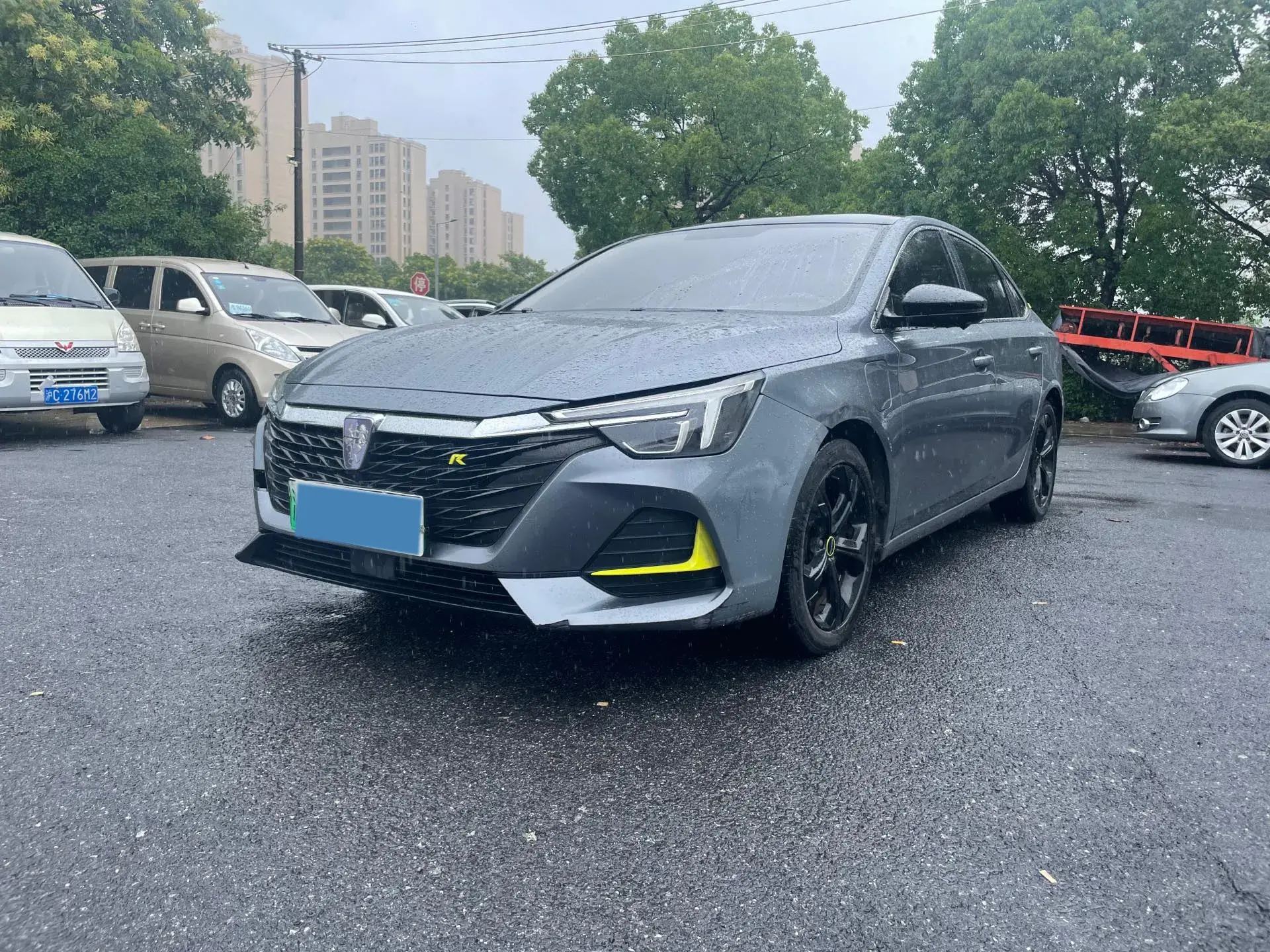 2021 ROEWE I6 view 1