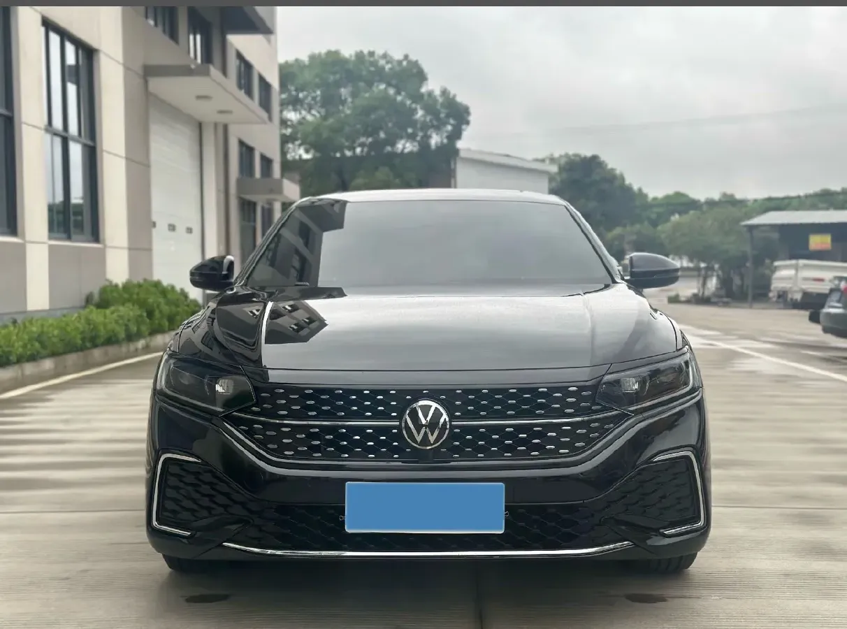 2022 Volkswagen Passat 2.0T 186HP L4 7DCT,autocango,china used car exporter,china ev exporter,chinese used car exporter,chinese used ev exporter