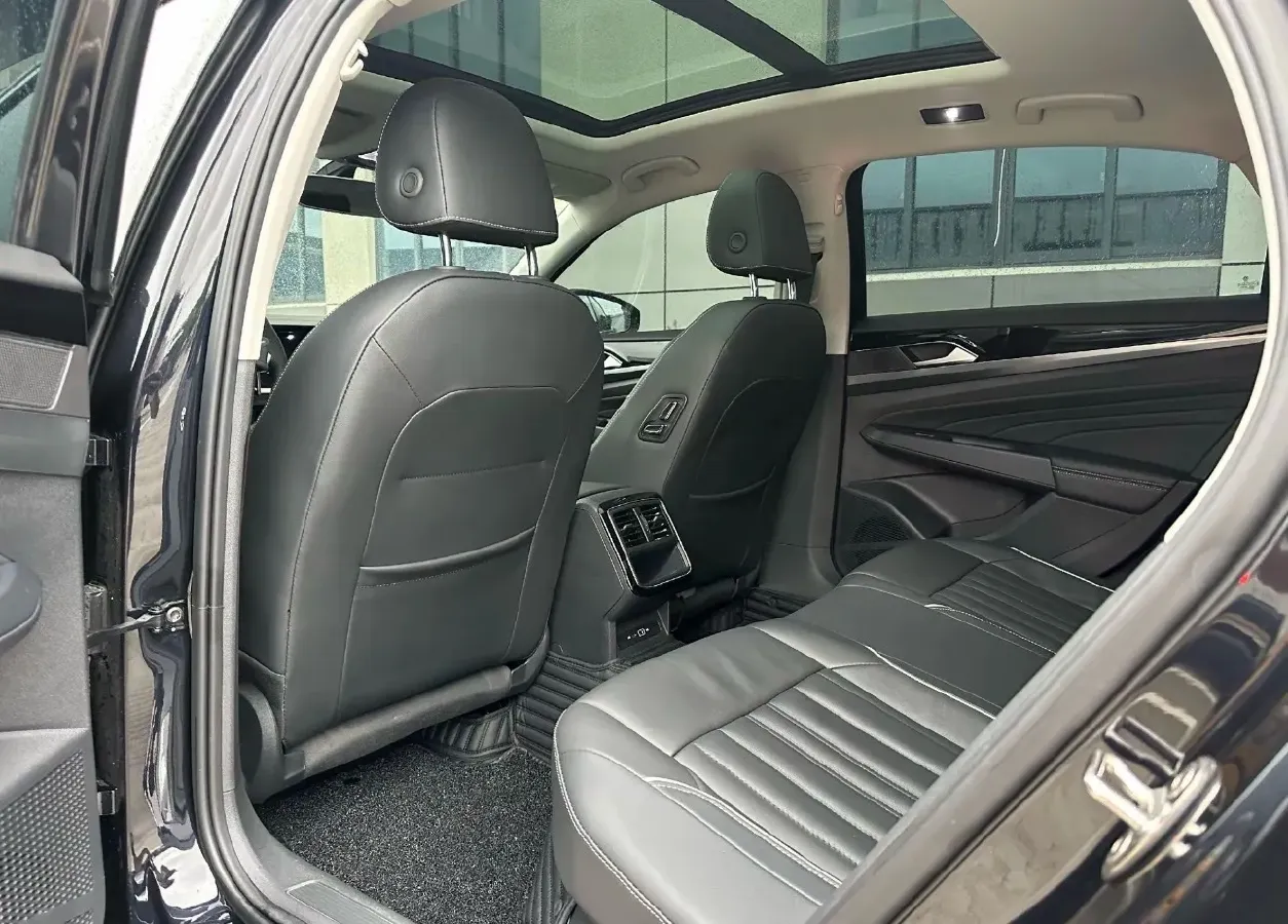 2022 Volkswagen Passat 2.0T 186HP L4 7DCT,autocango,china used car exporter,china ev exporter,chinese used car exporter,chinese used ev exporter