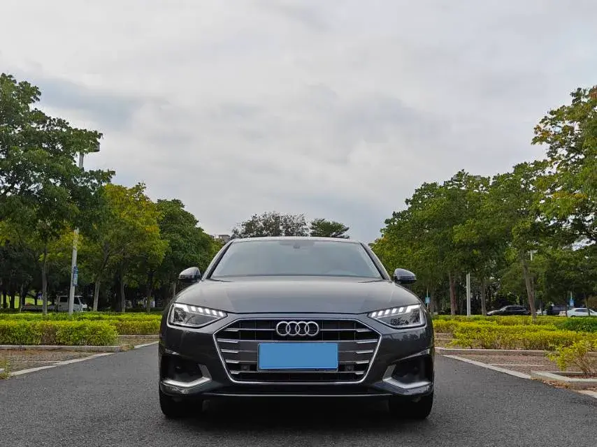 2020 AUDI A4L thumbnail 2