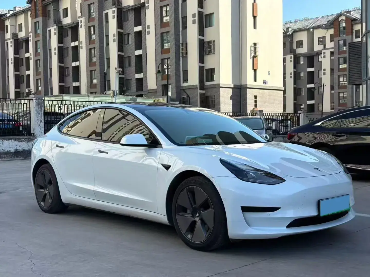 2022 TESLA MODEL thumbnail 3
