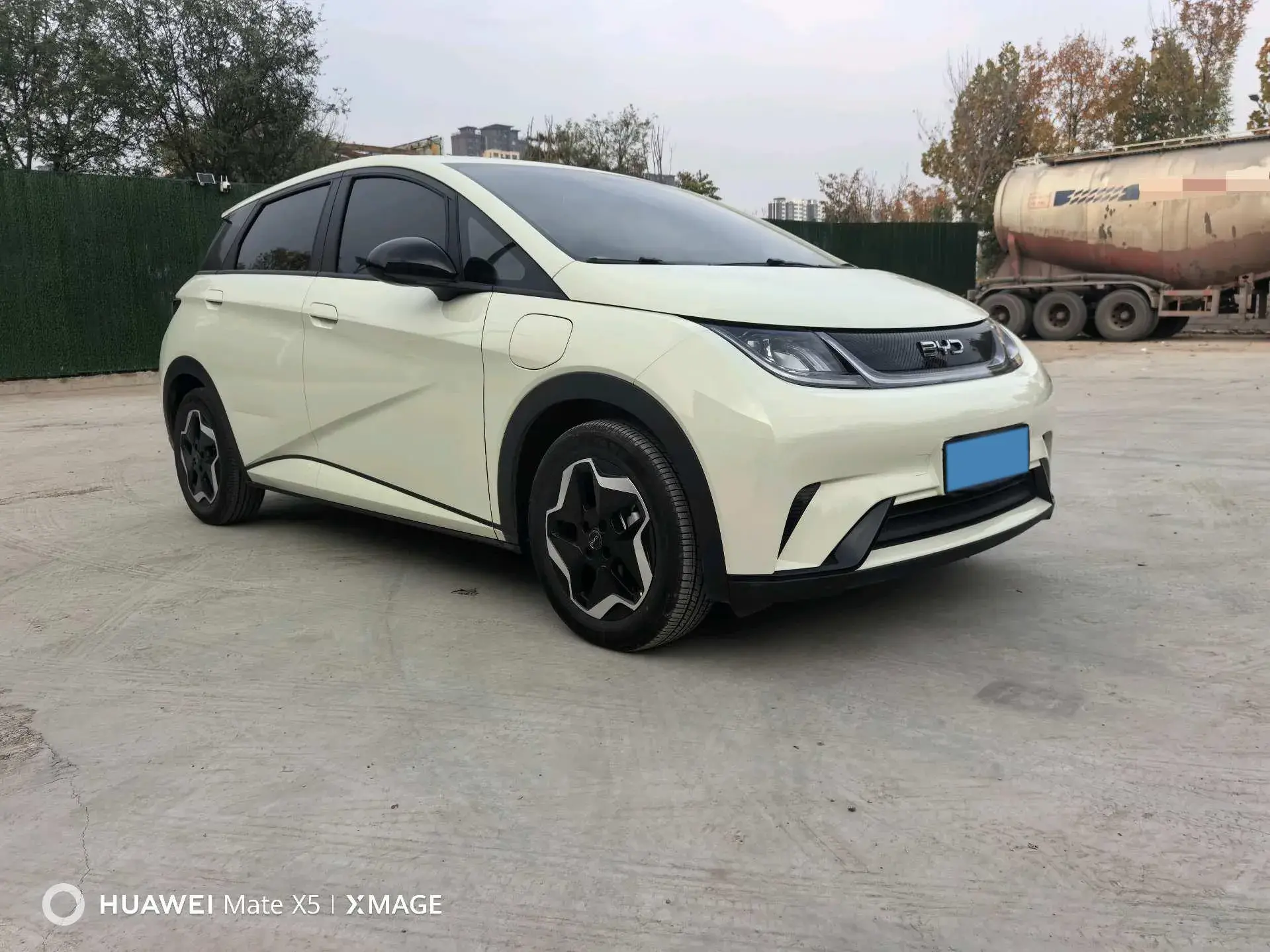 2025 BYD DOLPHIN thumbnail 3