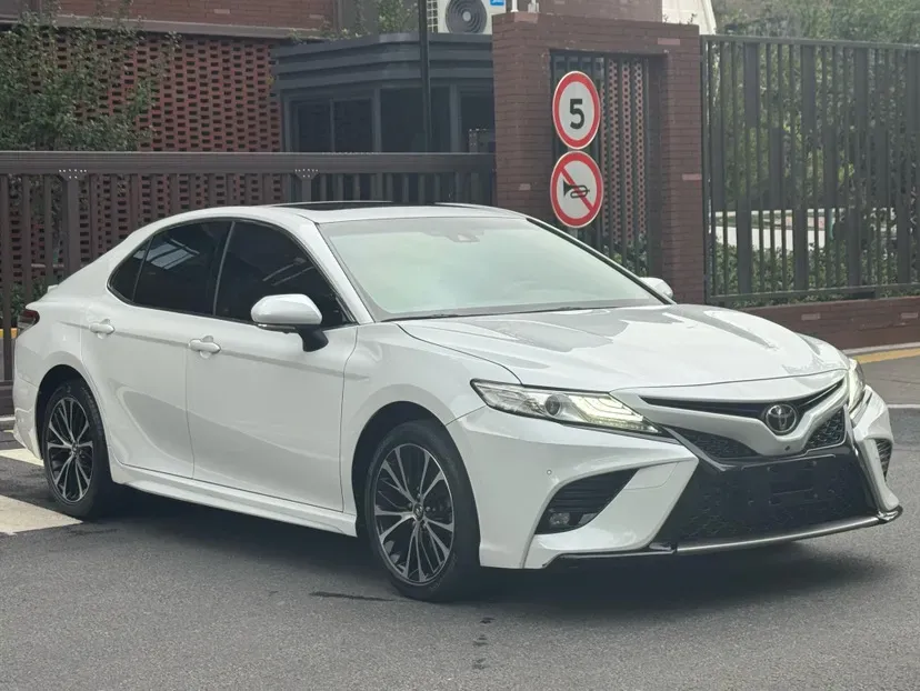 2018 Toyota Camry 2.5L 209HP L4 8AT,autocango,china used car exporter,china ev exporter,chinese used car exporter,chinese used ev exporter
