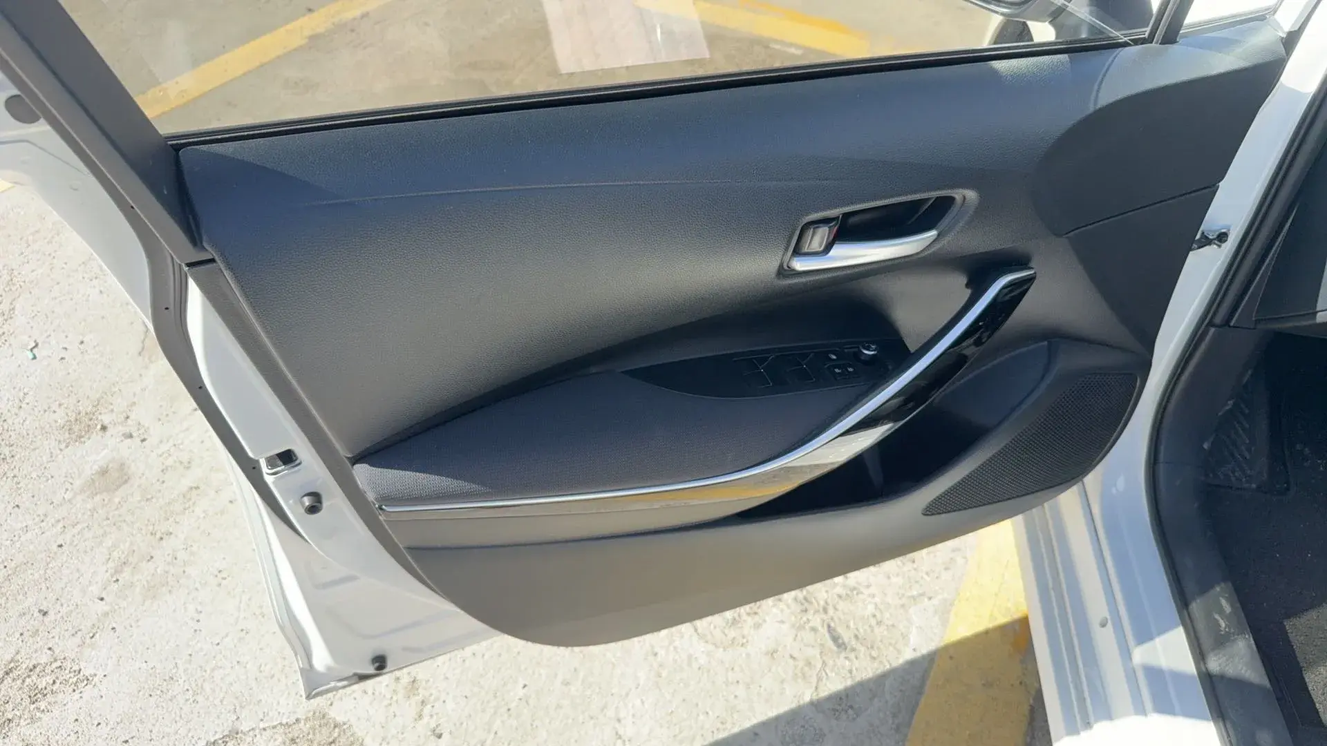 2021 TOYOTA COROLLA thumbnail 2