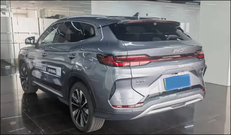 2025 BYD SONG thumbnail 4