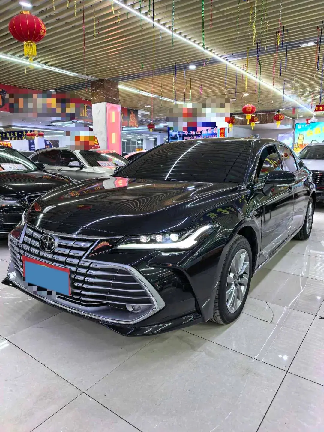 2024 TOYOTA AVALON view 1