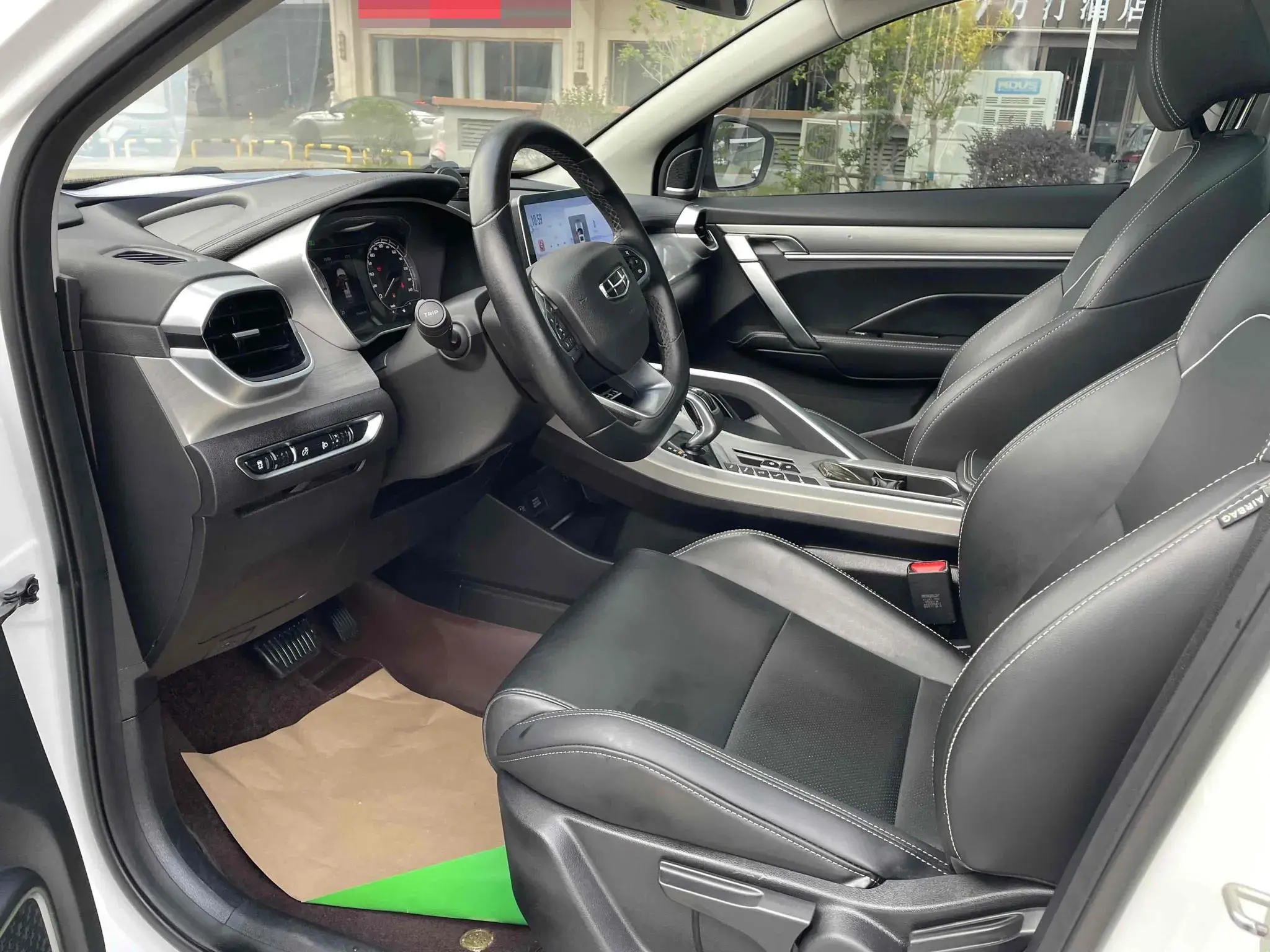 2019 GEELY COOLRAY thumbnail 4