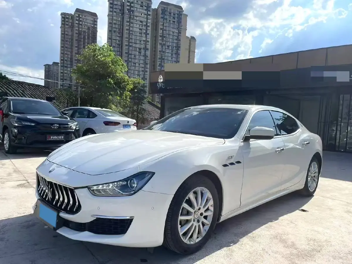 2022 Maserati Ghibli 2.0T 330HP L4 8AT