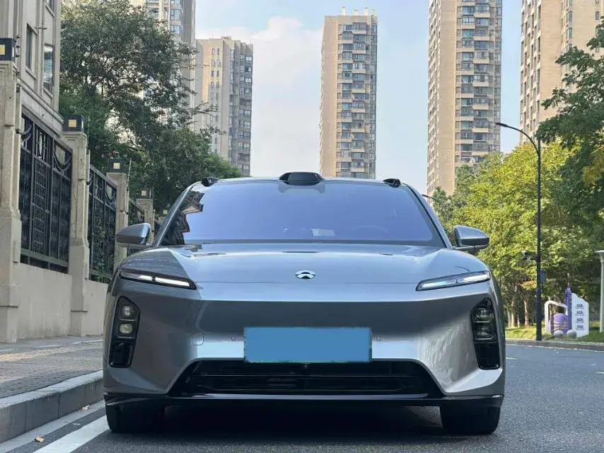 2025 NIO ET5T thumbnail 3