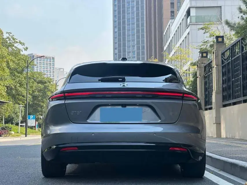 2025 NIO ET5T thumbnail 4