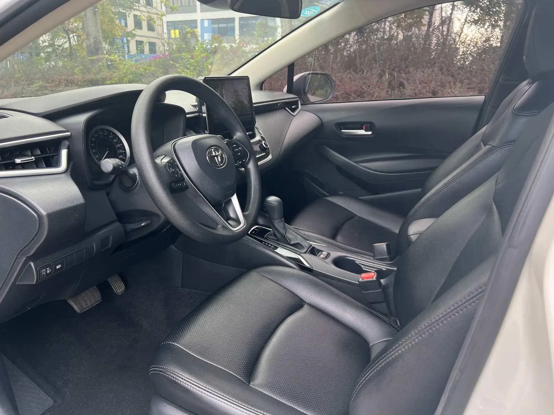 2019 TOYOTA COROLLA thumbnail 4