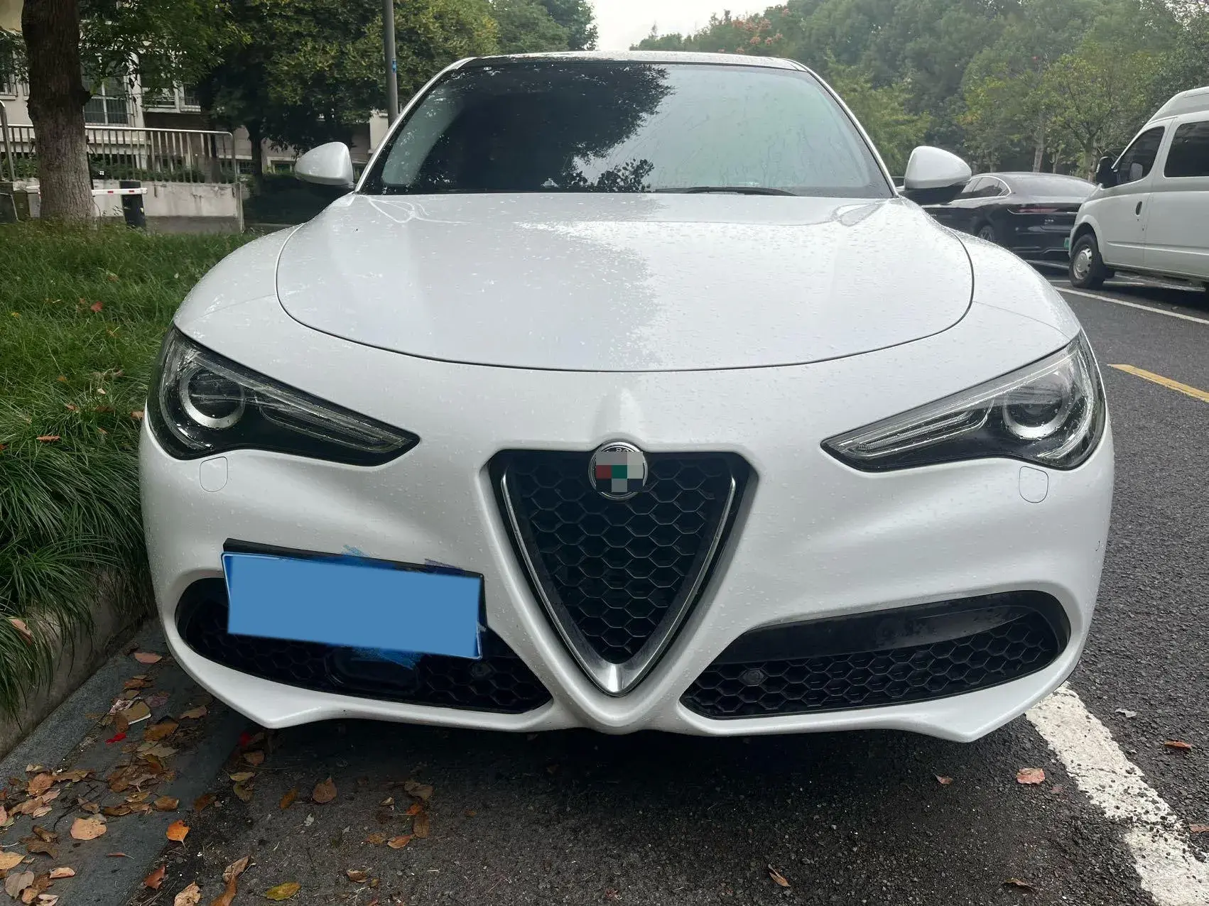 2017 ALFA ROMEO thumbnail 2