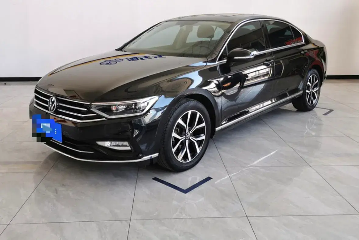 2020 VOLKSWAGEN MAGOTAN view 1