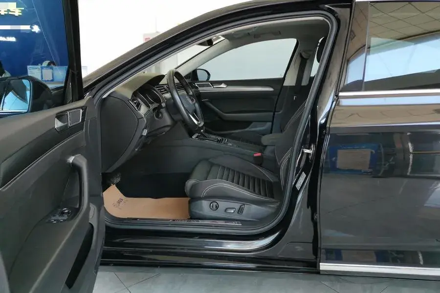 2020 VOLKSWAGEN MAGOTAN thumbnail 4