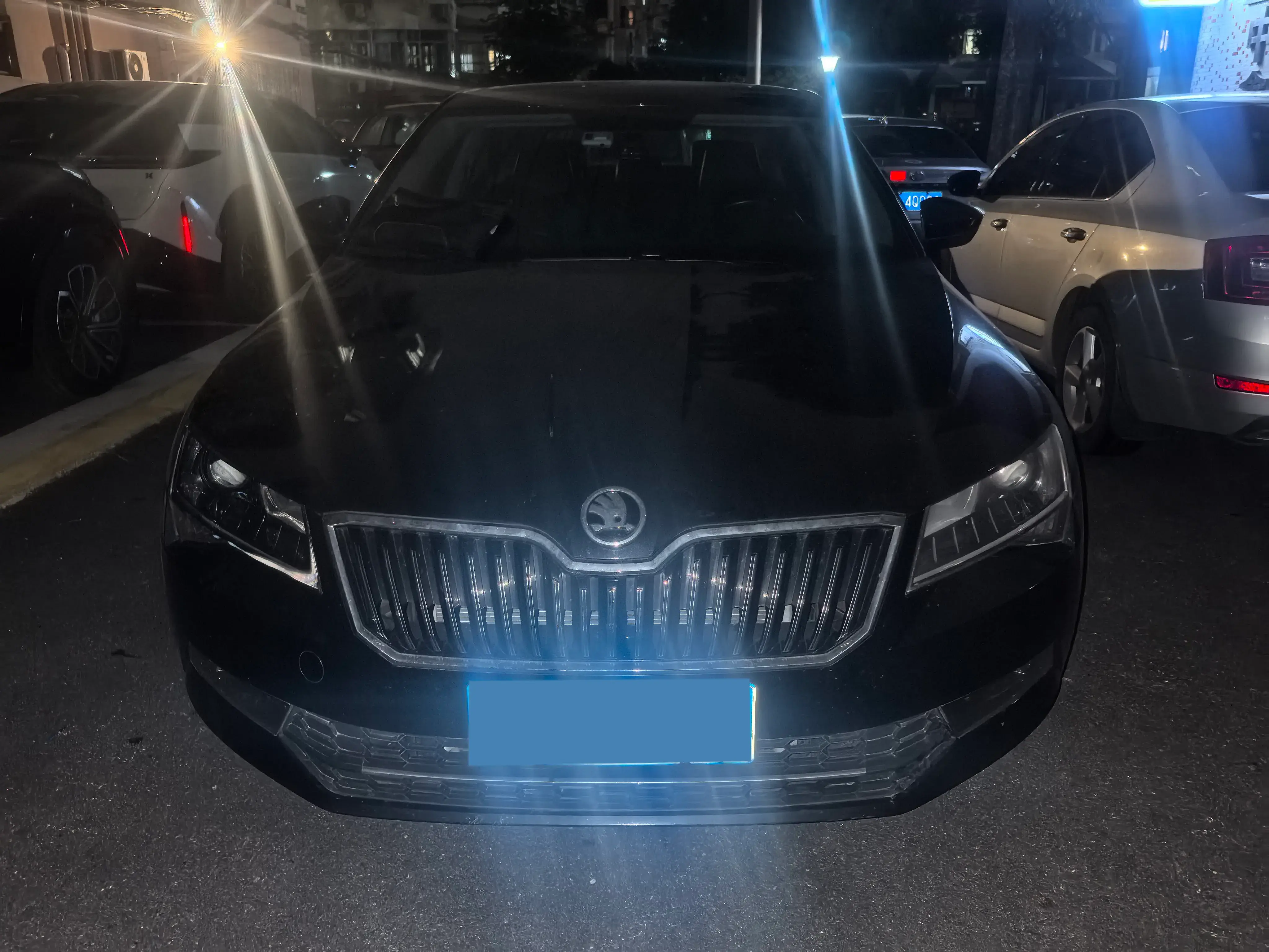 2018 SKODA SUPERB thumbnail 2