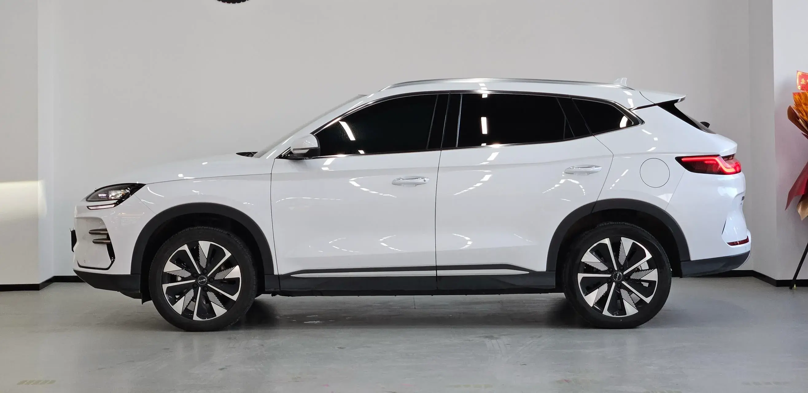 2024 BYD SONG thumbnail 2