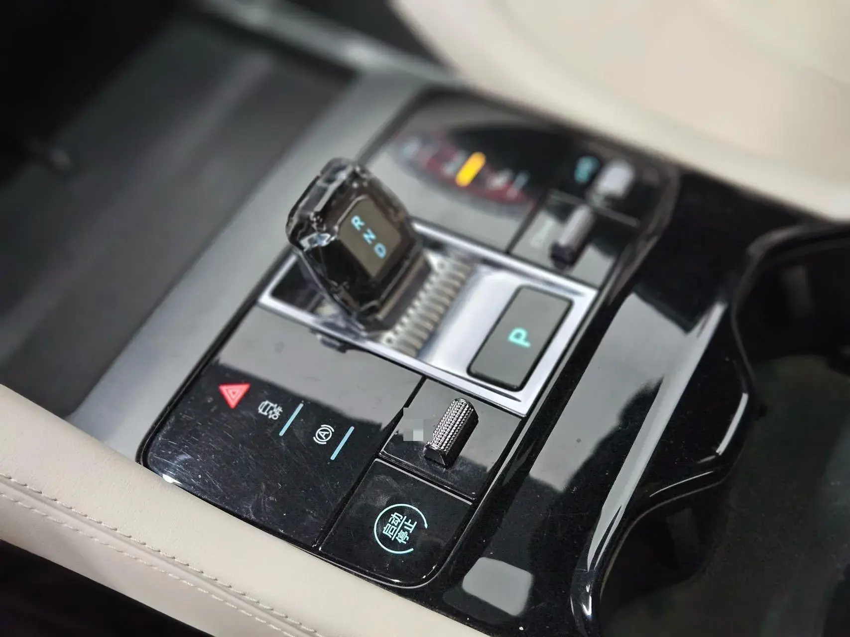 2024 BYD SONG thumbnail 4