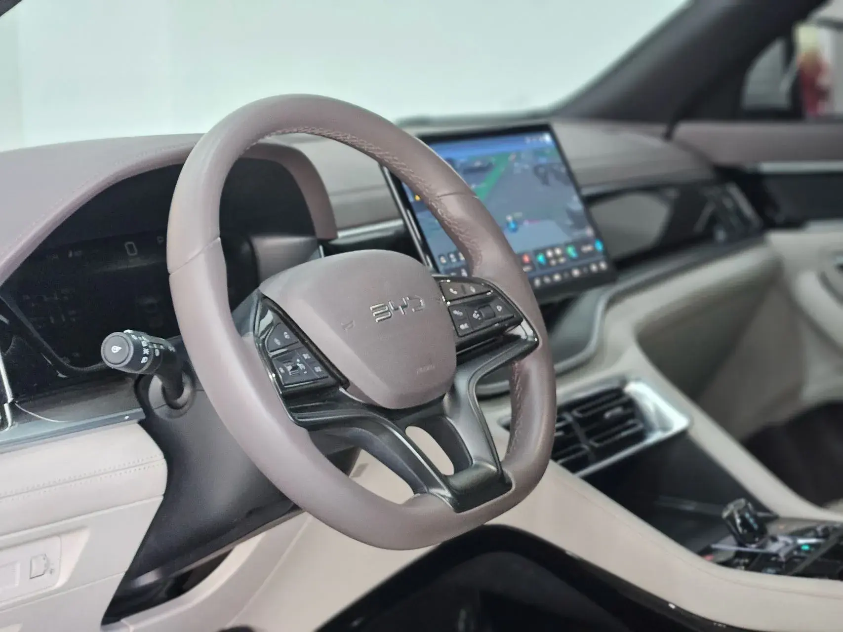 2024 BYD SONG thumbnail 3