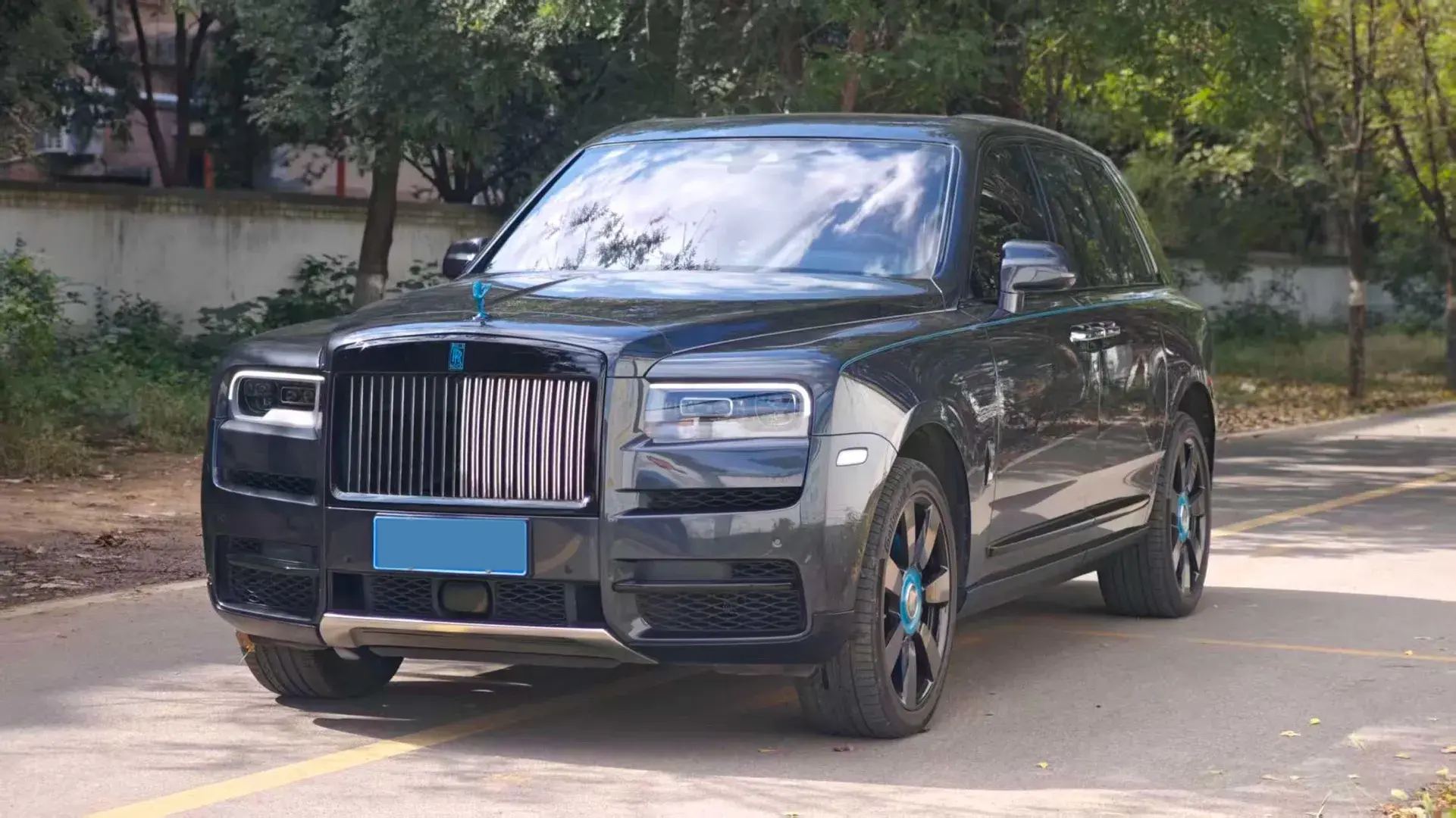 2018 ROLLS-ROYCE CULLINAN view 1
