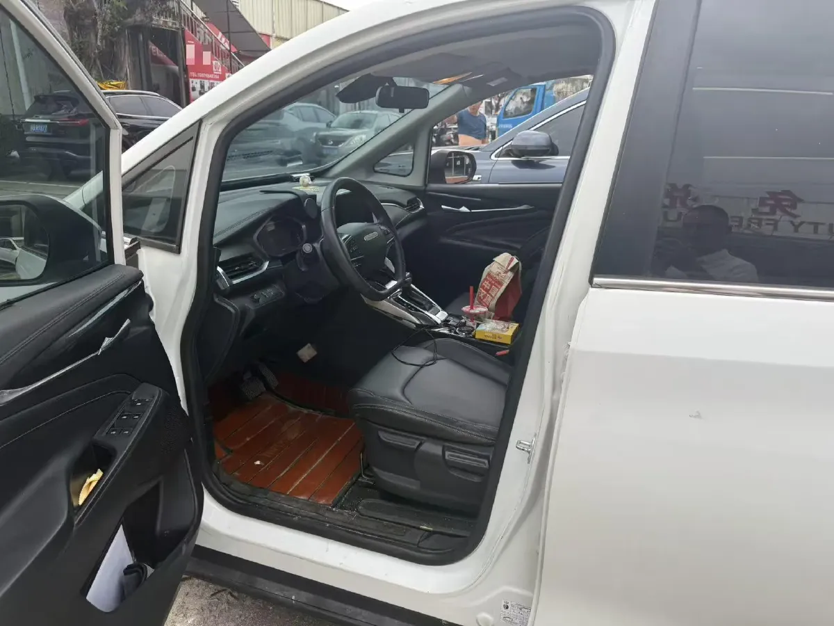 2019 MAXUS Euniq 5 BEV 52.5KWH,autocango,china used car exporter,china ev exporter,chinese used car exporter,chinese used ev exporter