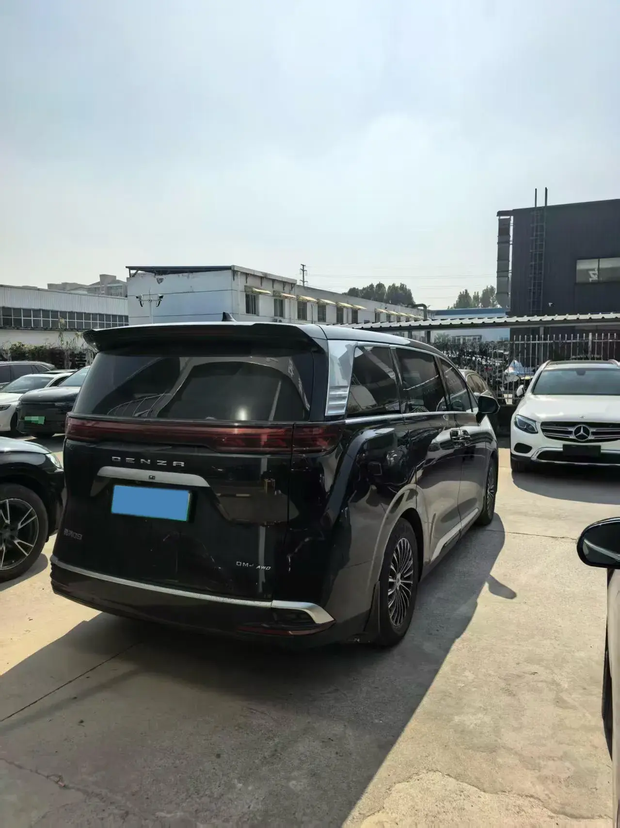 2022 DENZA D9 thumbnail 2