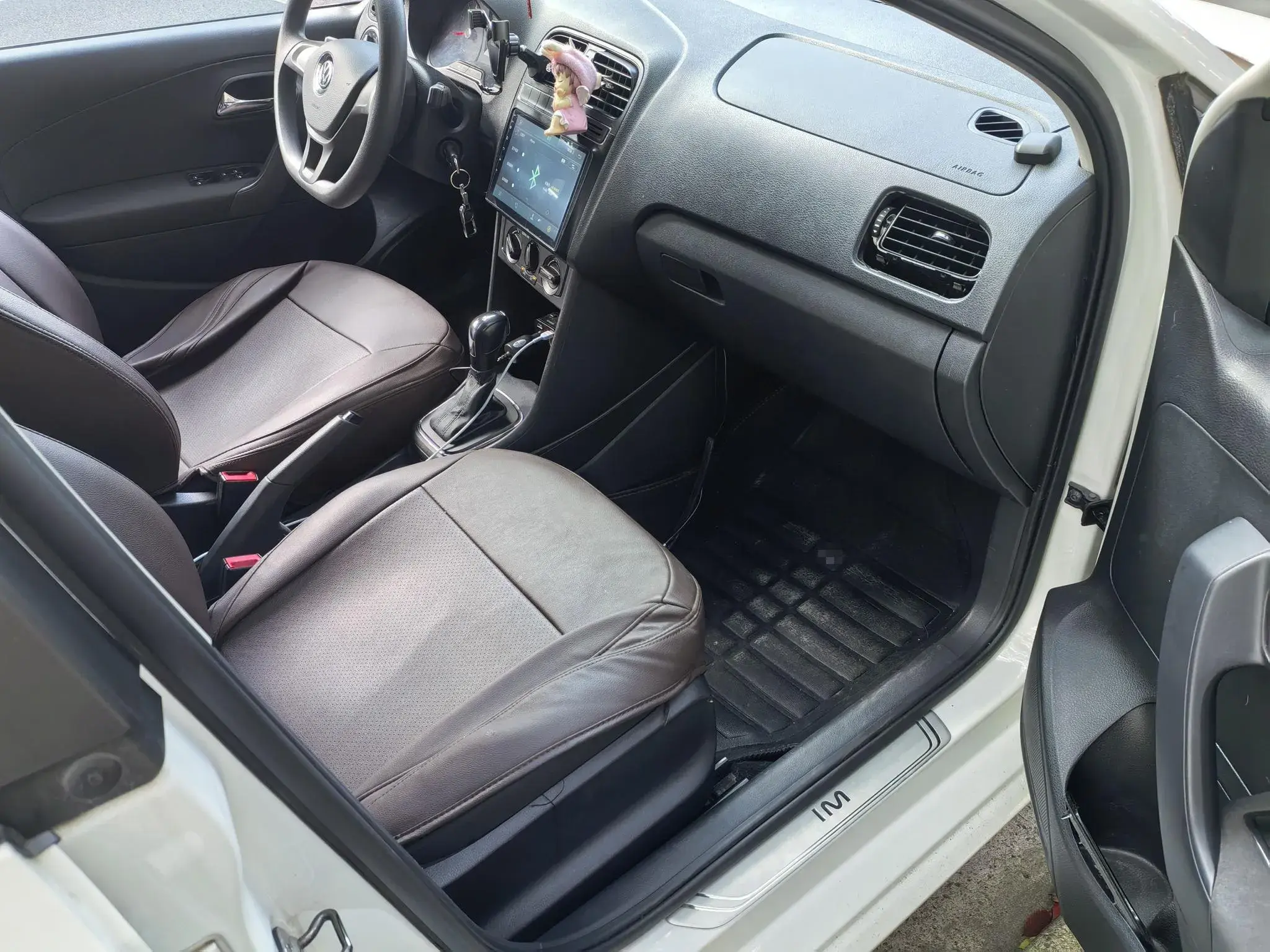 2016 VOLKSWAGEN POLO thumbnail 3