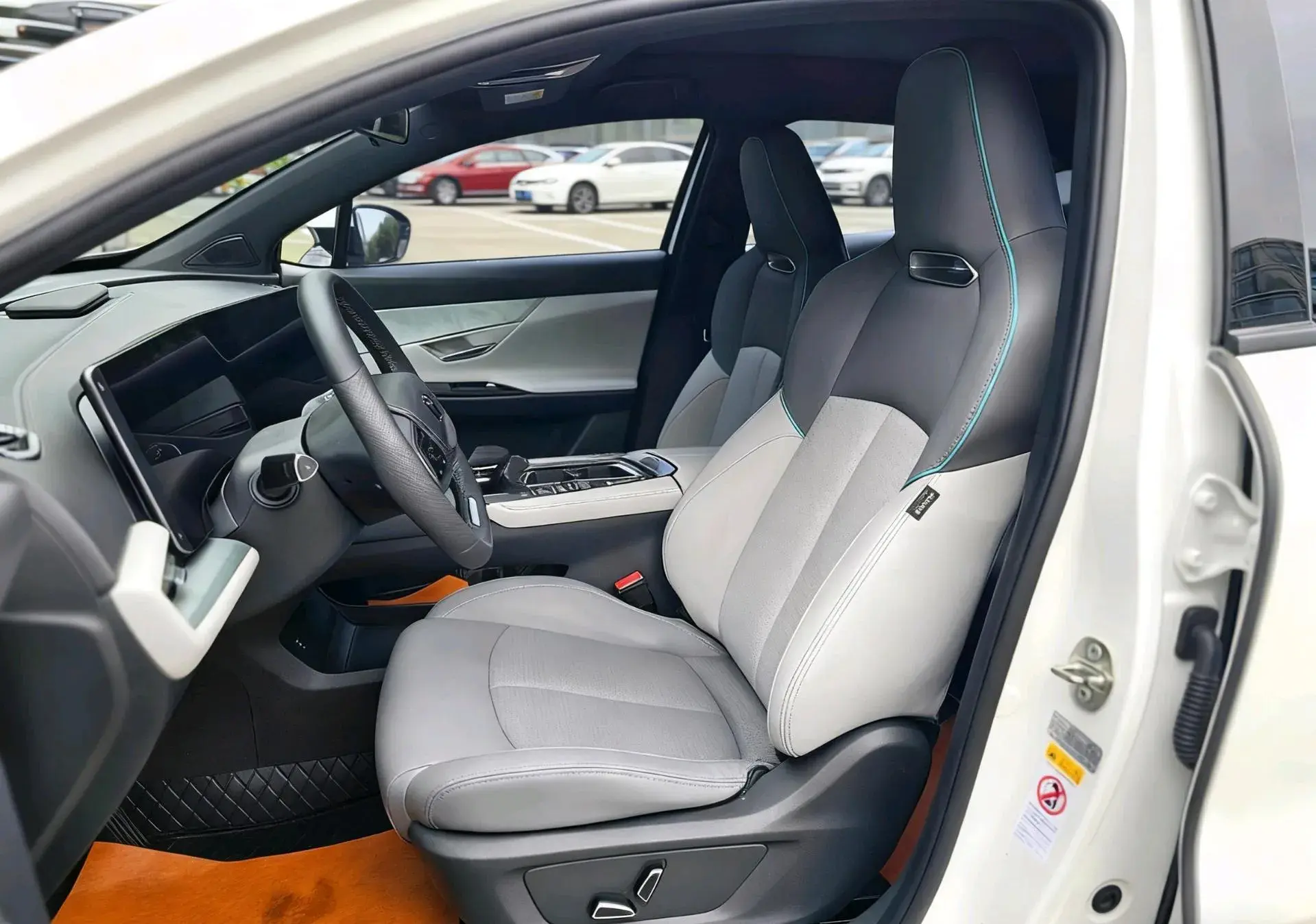 2023 CHANGAN UNI-T thumbnail 3