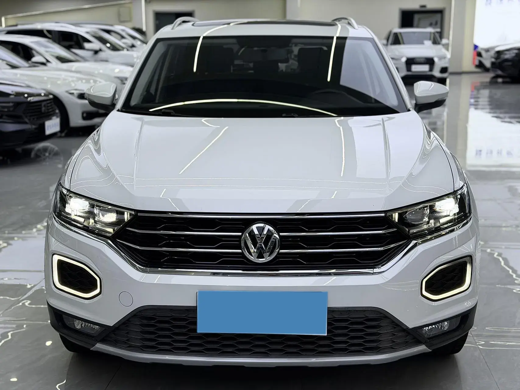 2020 VOLKSWAGEN T-ROC thumbnail 2